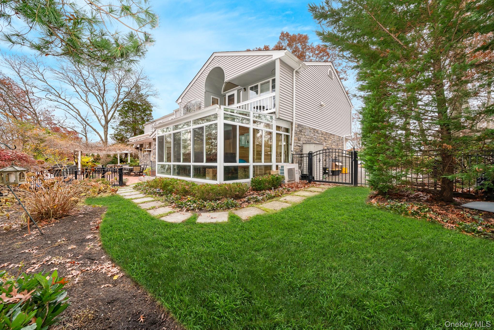 Smithtown, New York, 11787, United States, 5 Bedrooms Bedrooms, ,3 BathroomsBathrooms,Residential,For Sale,2001022