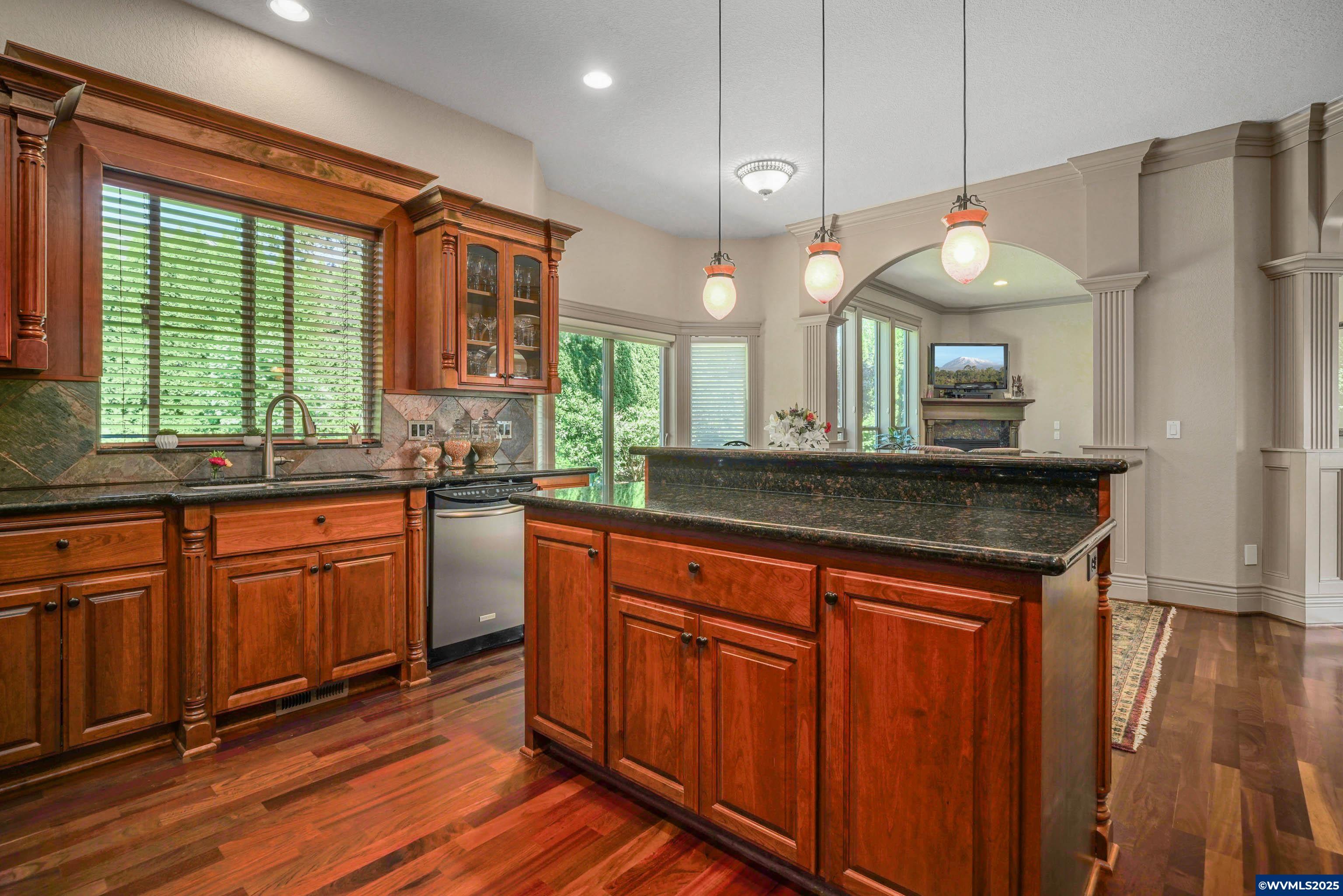 Salem, Oregon, 97306, United States, 4 Bedrooms Bedrooms, ,4 BathroomsBathrooms,Residential,For Sale,1857548