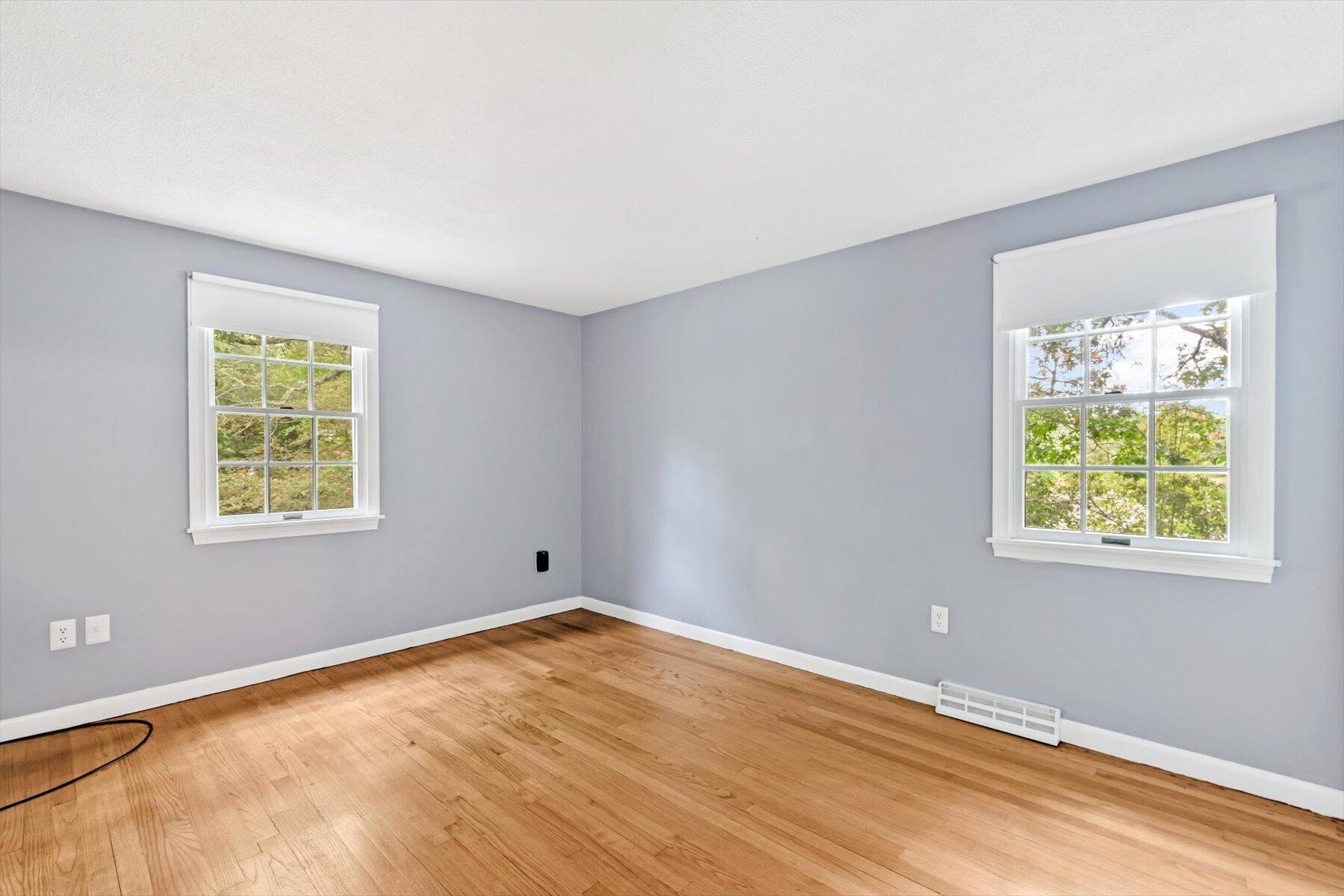  844 W Yarmouth Road - 物件實景