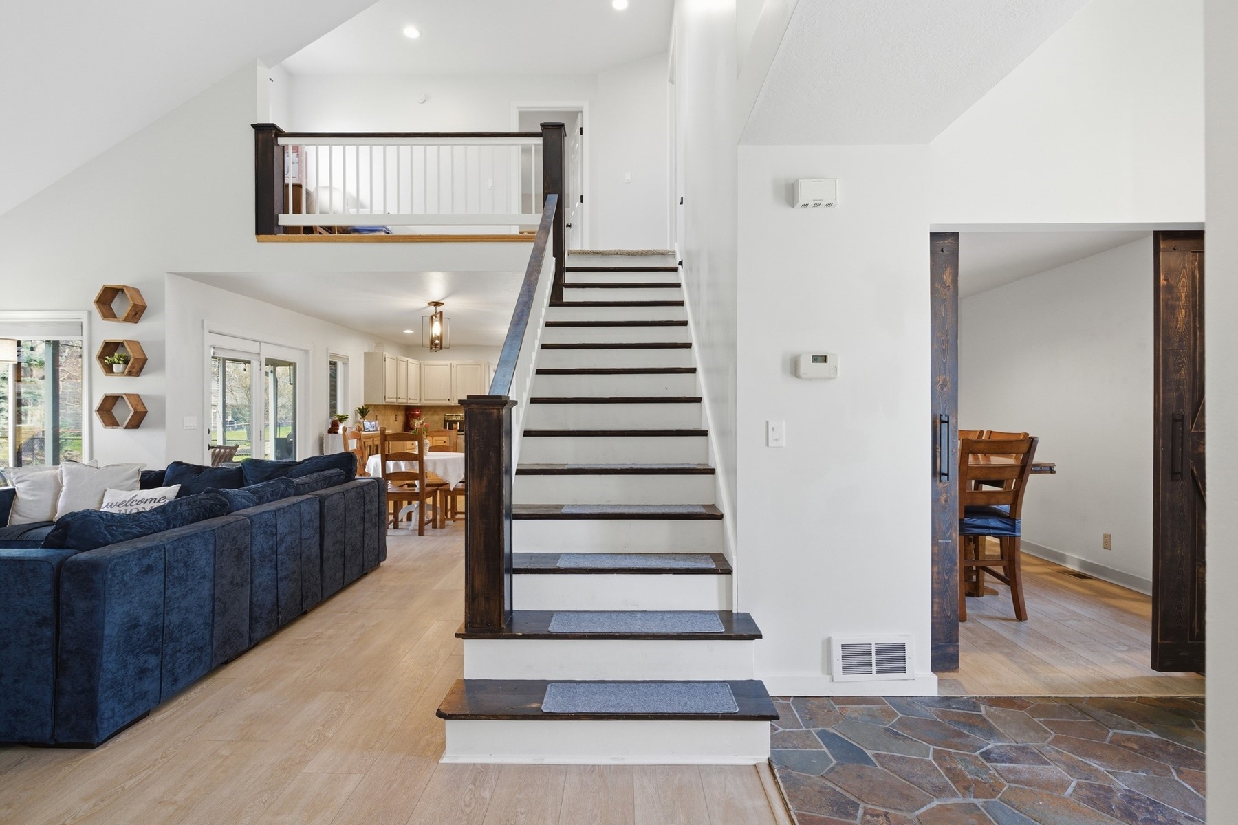  611 Ponder Point Dr - 物件實景