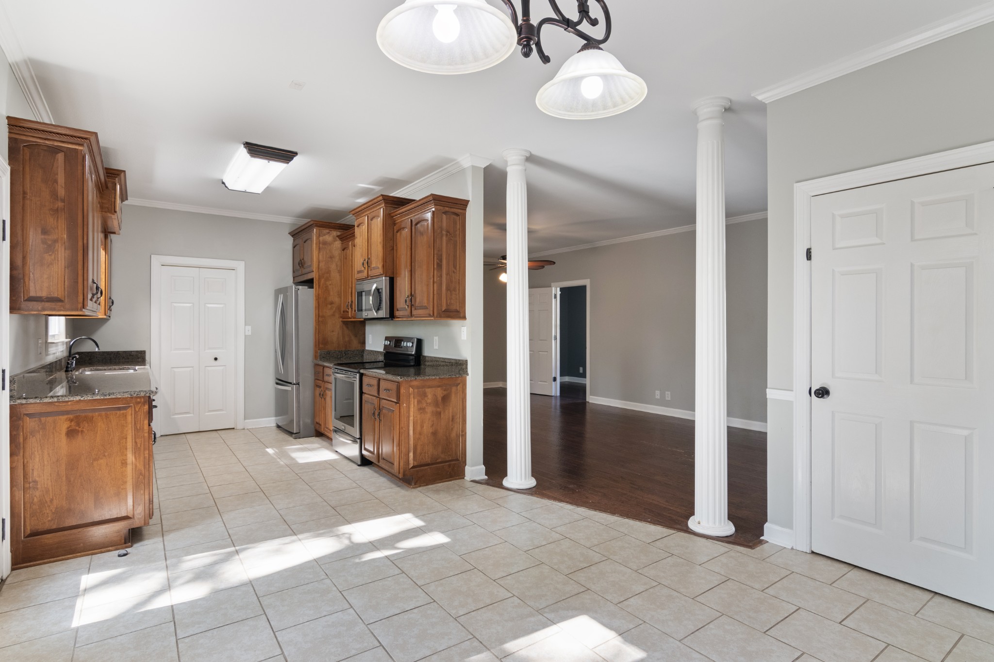 Clarksville, Tennessee, 37043, United States, 3 Bedrooms Bedrooms, ,3 BathroomsBathrooms,Residential,For Sale,1978021