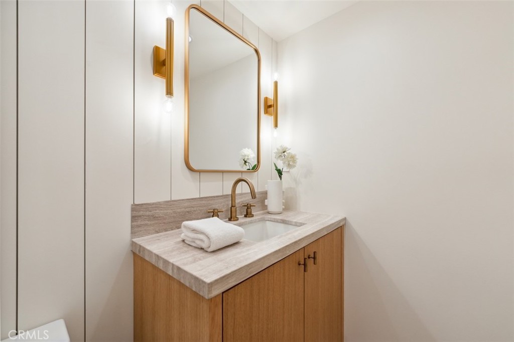 Sherman Oaks, California, 91423, United States, 4 Bedrooms Bedrooms, ,6 BathroomsBathrooms,Residential,For Sale,1960498