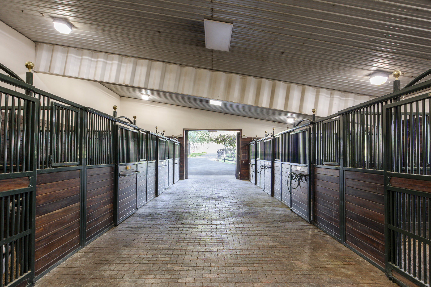  A RARE MODERN MOUNTAIN ESTATE WITH AN EXTRAORDINARY EQUESTRIAN FACILITY - 物件實景