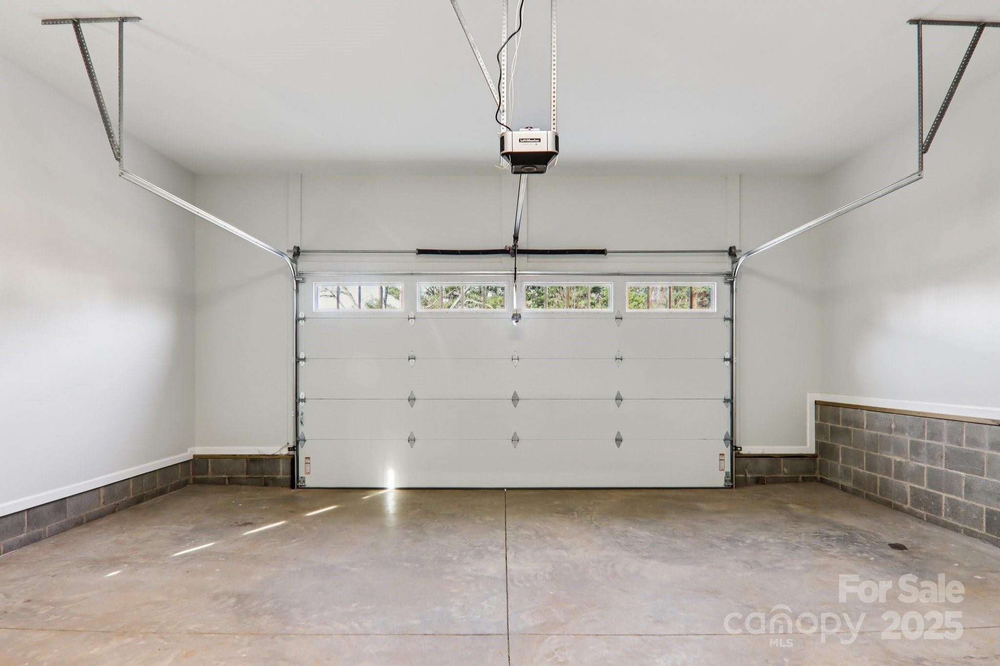 Candler, North Carolina, 28715, United States, 3 Bedrooms Bedrooms, ,3 BathroomsBathrooms,Residential,For Sale,2002526