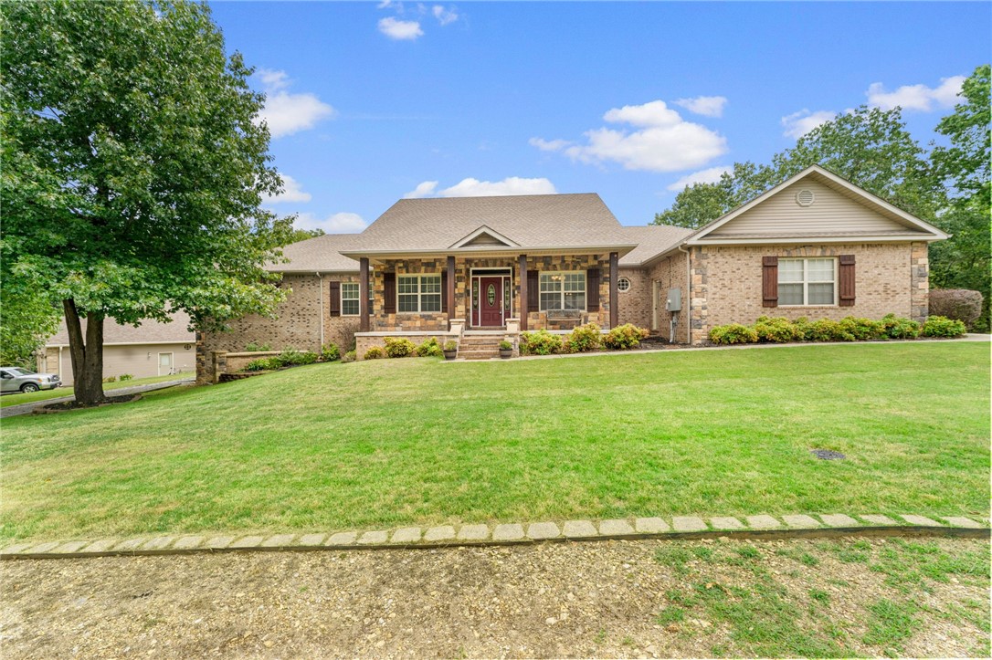 Bella Vista, Arkansas, 72715, United States, 3 Bedrooms Bedrooms, ,4 BathroomsBathrooms,Residential,For Sale,1942252