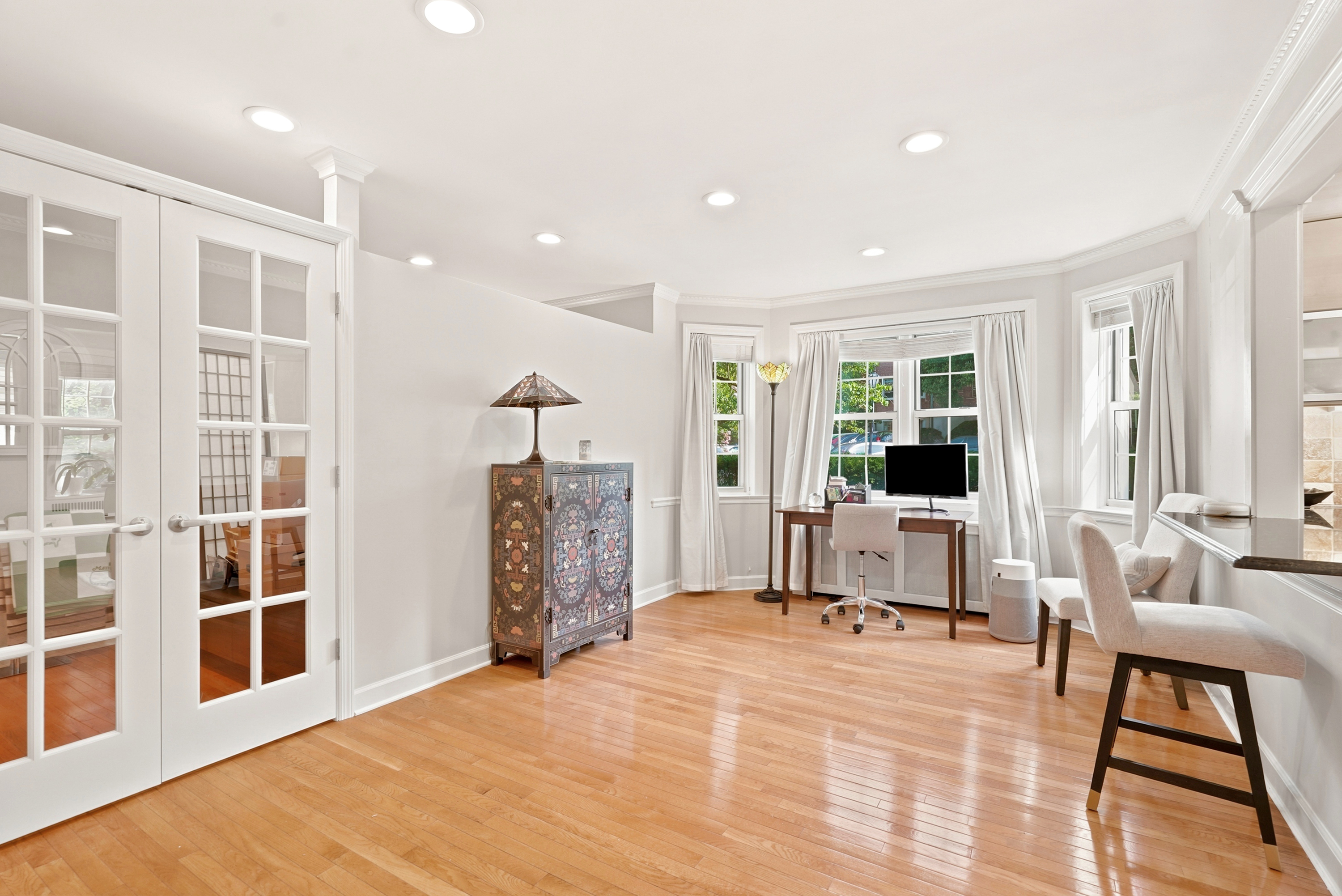  Beautifully updated first-floor studio in the gated Scarsdale Chateaux community - 物件實景