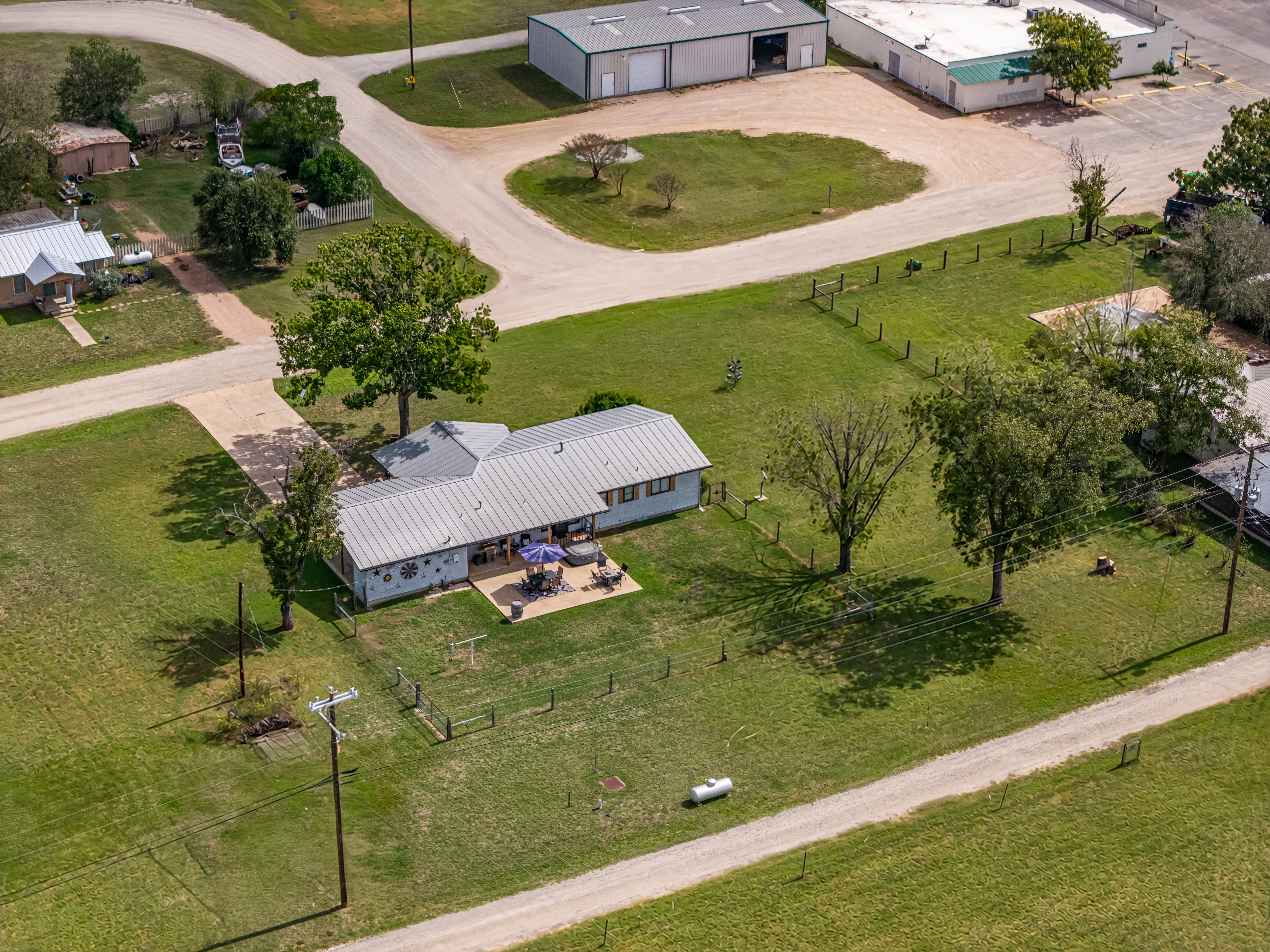  Updated, Move In Ready, Rare Find on Large Lot - 物件實景