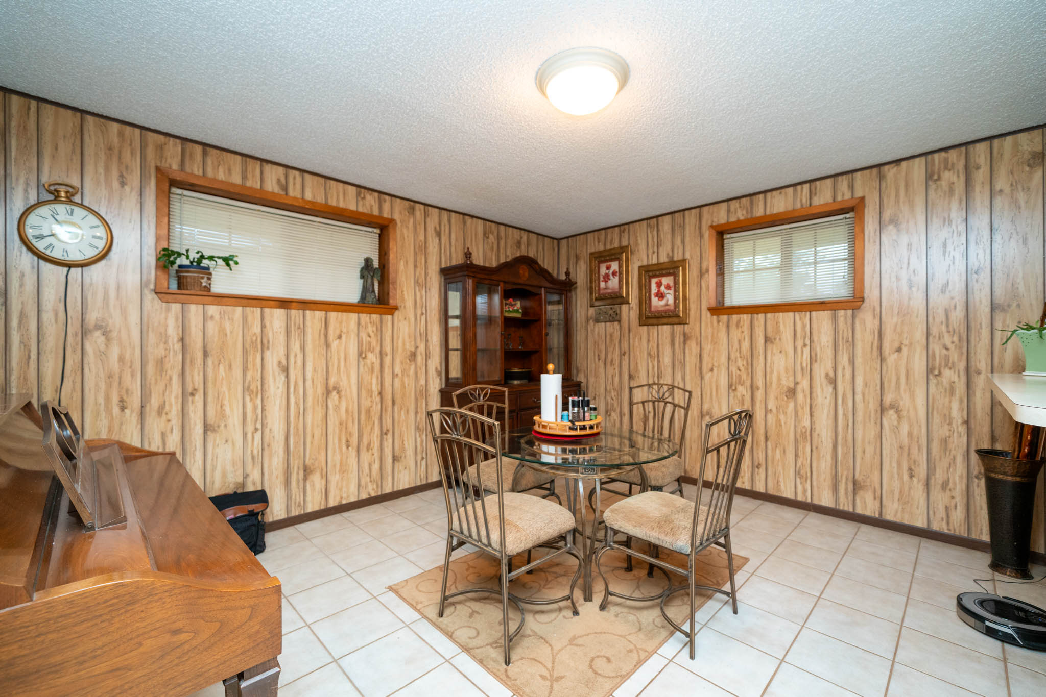 Jacksonville, Texas, 75766, United States, 4 Bedrooms Bedrooms, ,2 BathroomsBathrooms,Residential,For Sale,1974888