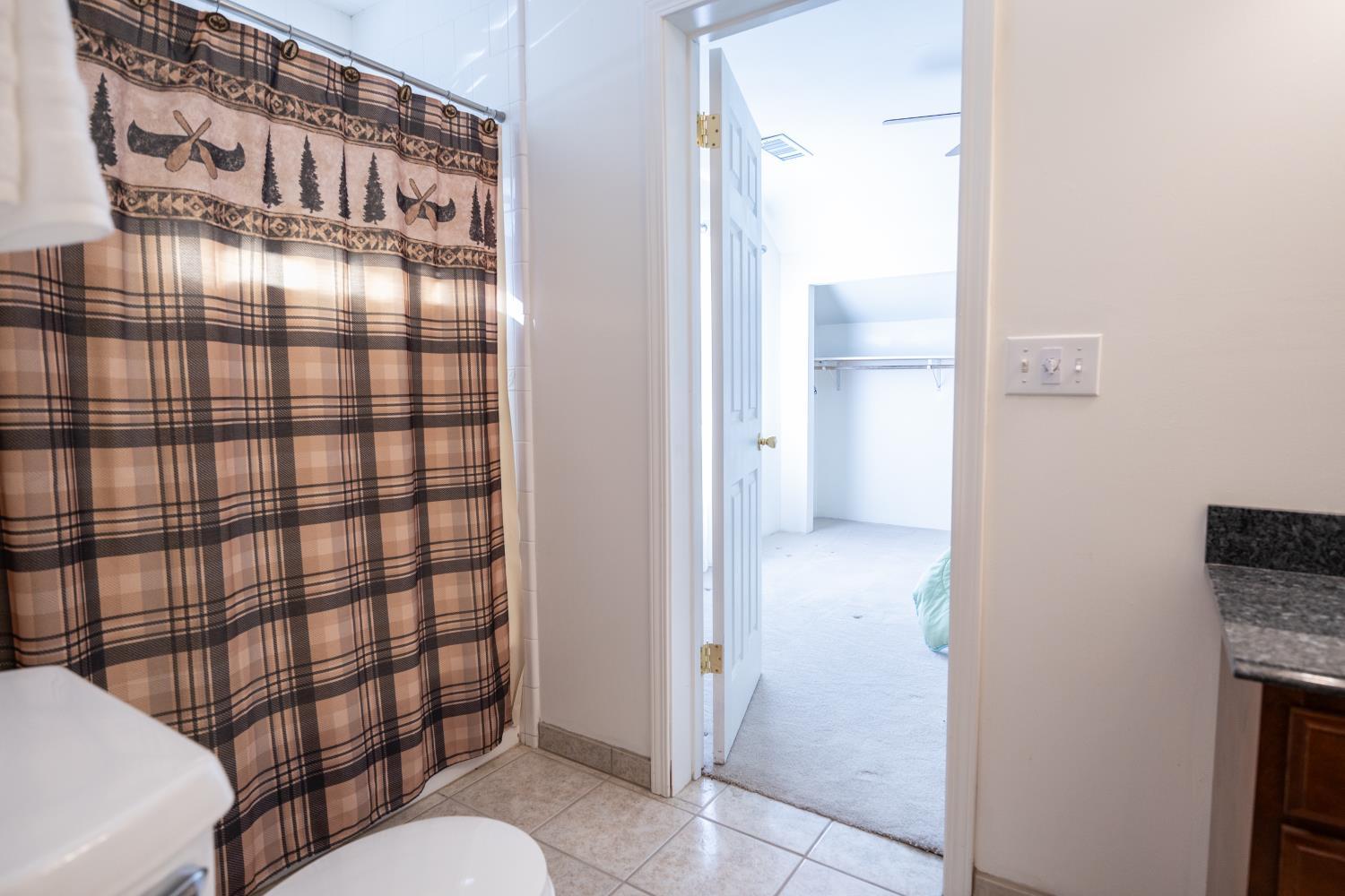 Yosemite West, California, 95389, United States, 5 Bedrooms Bedrooms, ,4 BathroomsBathrooms,Residential,For Sale,2005695