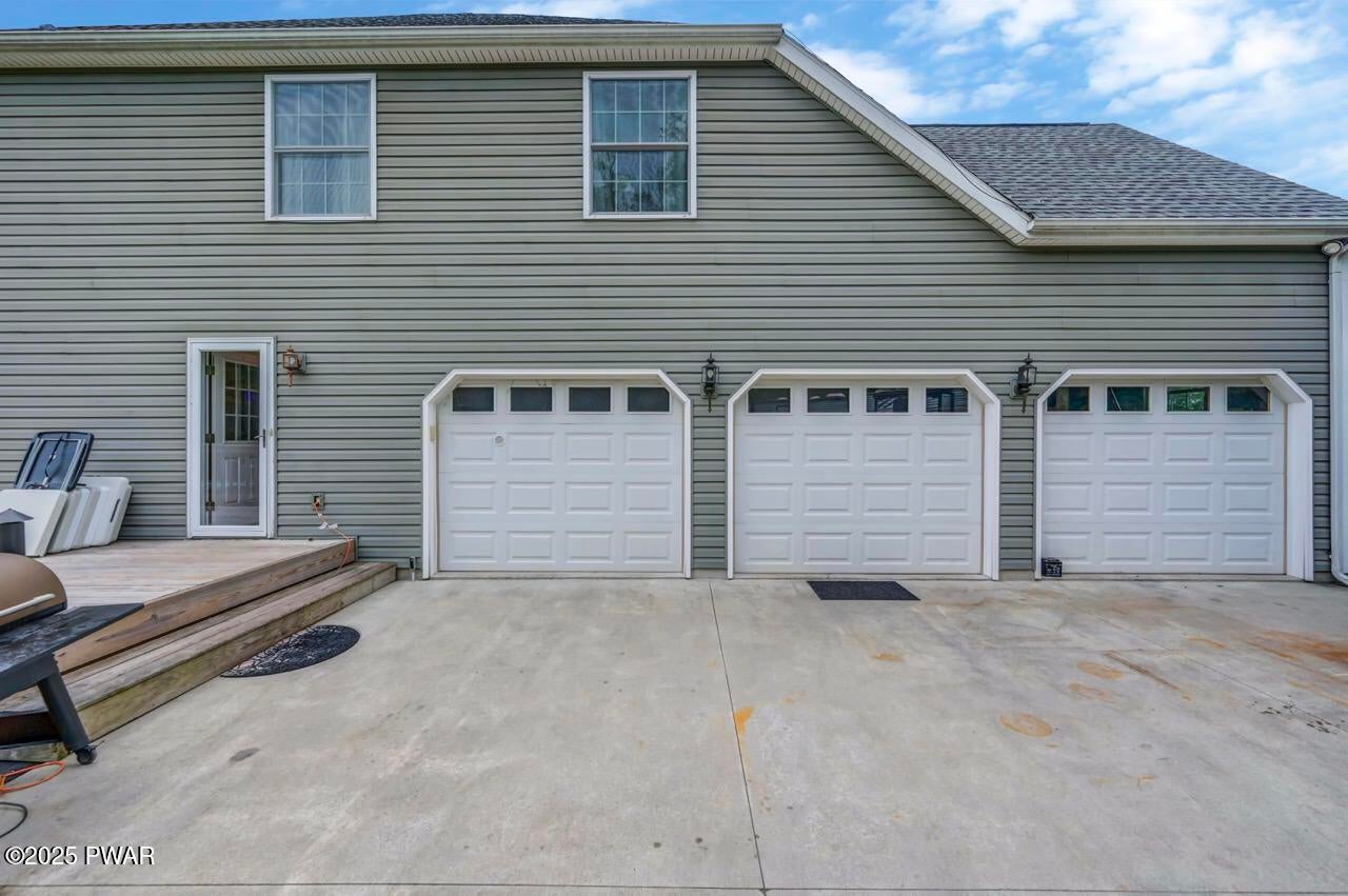 Honesdale, Pennsylvania, 18431, United States, 5 Bedrooms Bedrooms, ,4 BathroomsBathrooms,Residential,For Sale,1973688