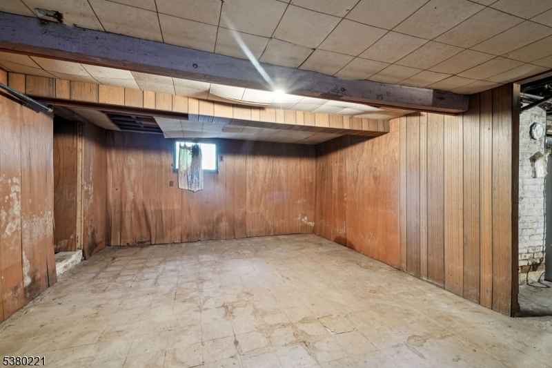Maplewood Twp., New Jersey, 07040, United States, 5 Bedrooms Bedrooms, ,3 BathroomsBathrooms,Residential,For Sale,1933003