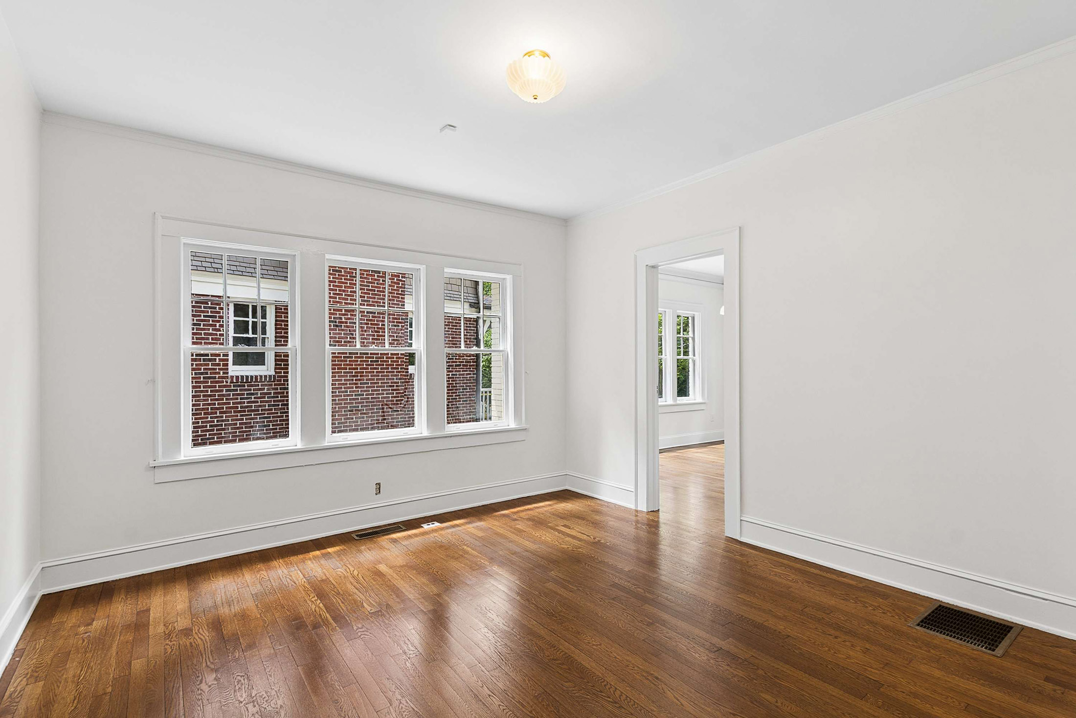  Charming 1930 Craftsman Bungalow in an Unbeatable Virginia Highland Location - 物件實景