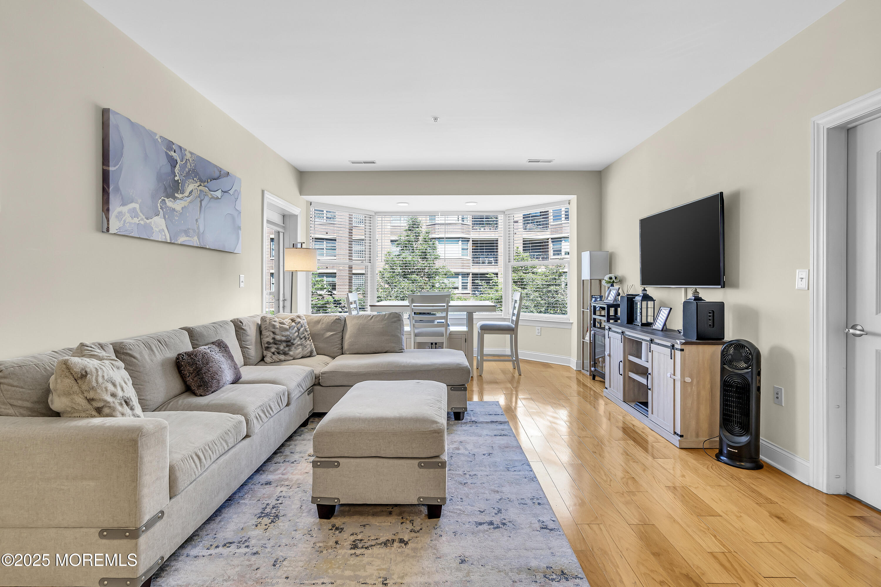 West New York, New Jersey, 07093, United States, 2 Bedrooms Bedrooms, ,2 BathroomsBathrooms,Residential,For Sale,1928927