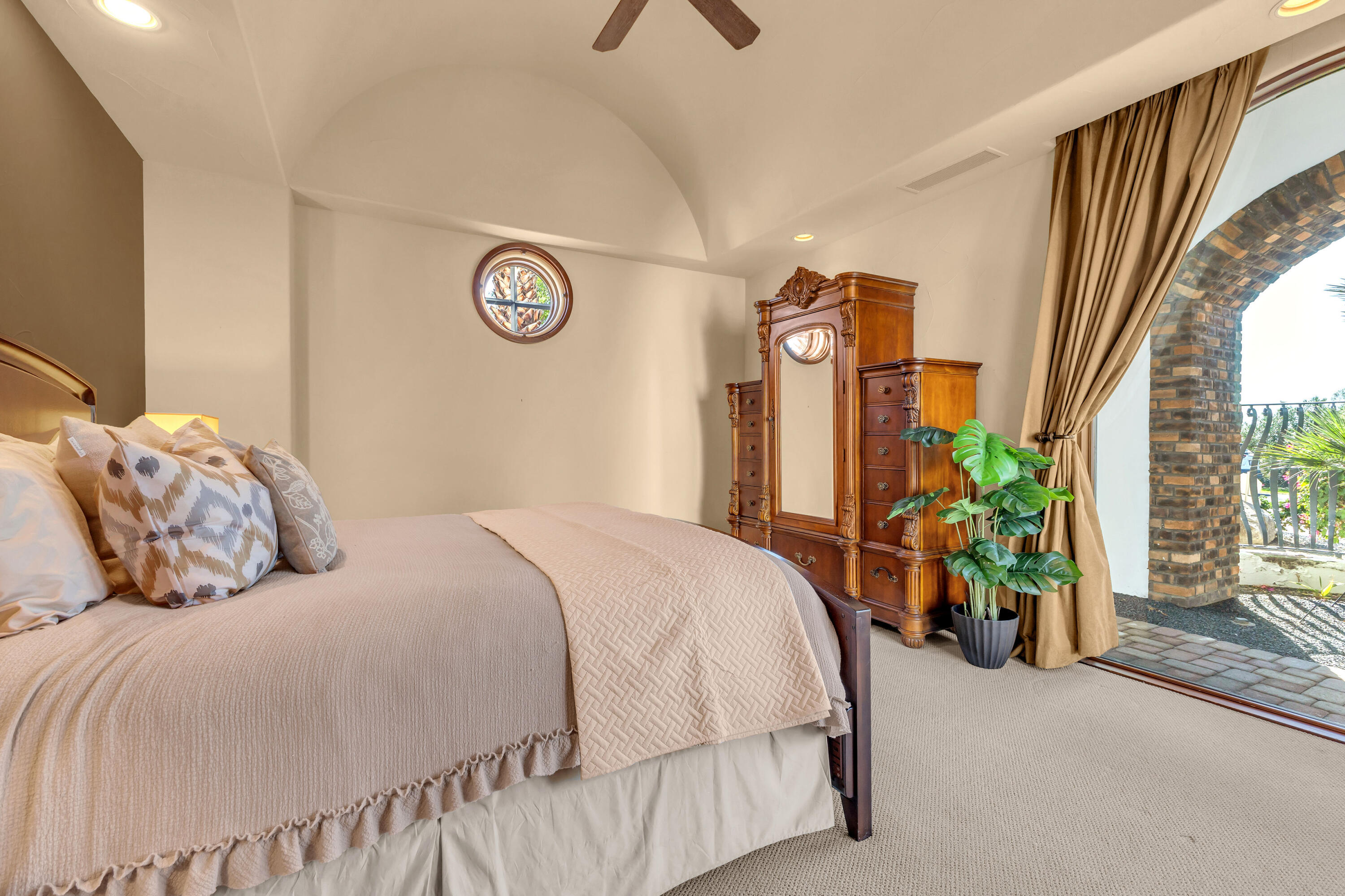 Indio, California, 92203, United States, 5 Bedrooms Bedrooms, ,4 BathroomsBathrooms,Residential,For Sale,1992835