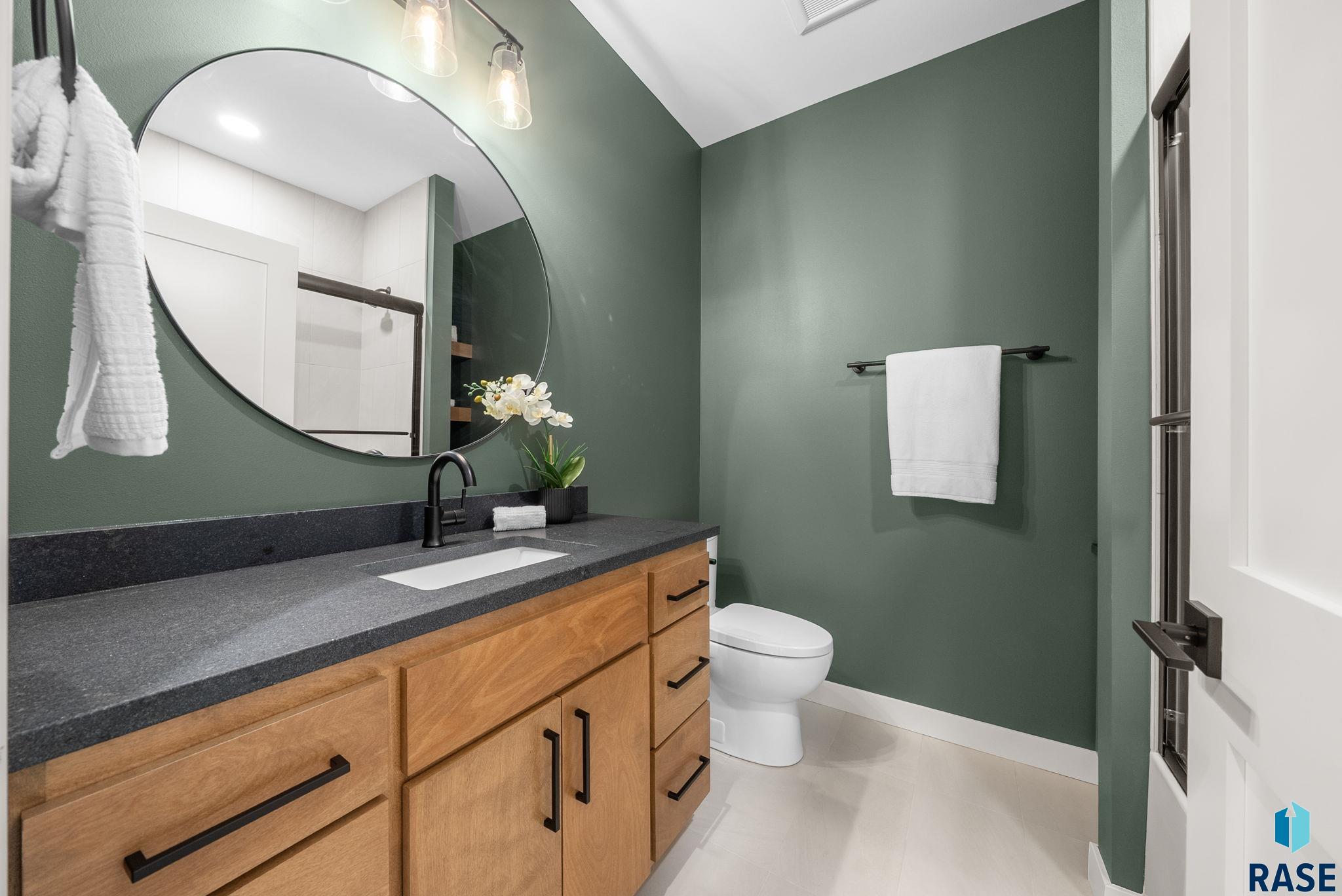 Sioux Falls, South Dakota, 57110, United States, 3 Bedrooms Bedrooms, ,3 BathroomsBathrooms,Residential,For Sale,2005643