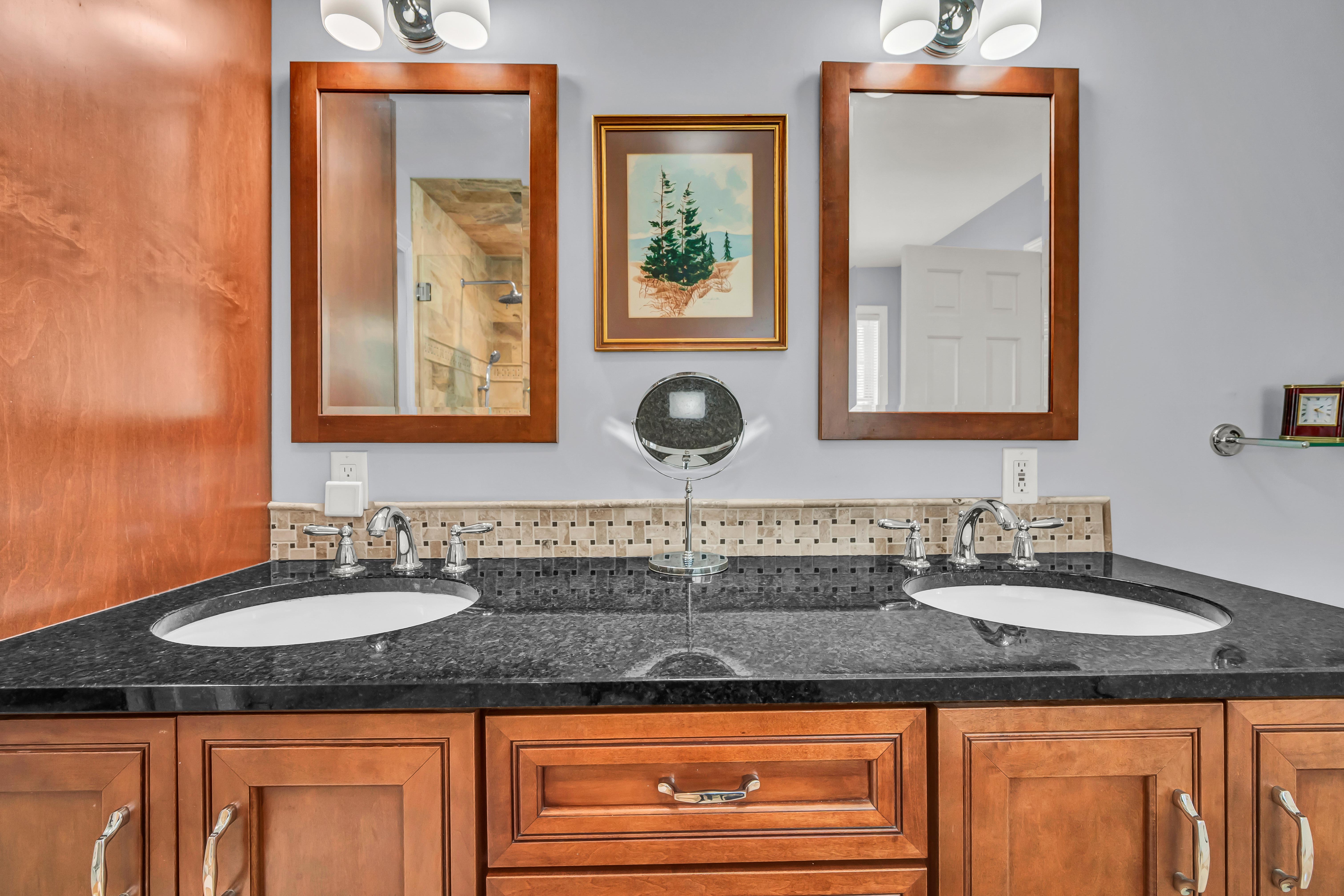  Beautiful Maintained Colonial - 物件實景