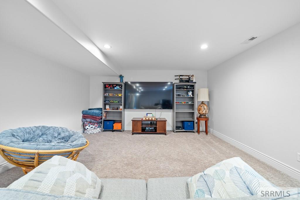 AMMON, Idaho, 83406, United States, 6 Bedrooms Bedrooms, ,3 BathroomsBathrooms,Residential,For Sale,2014866