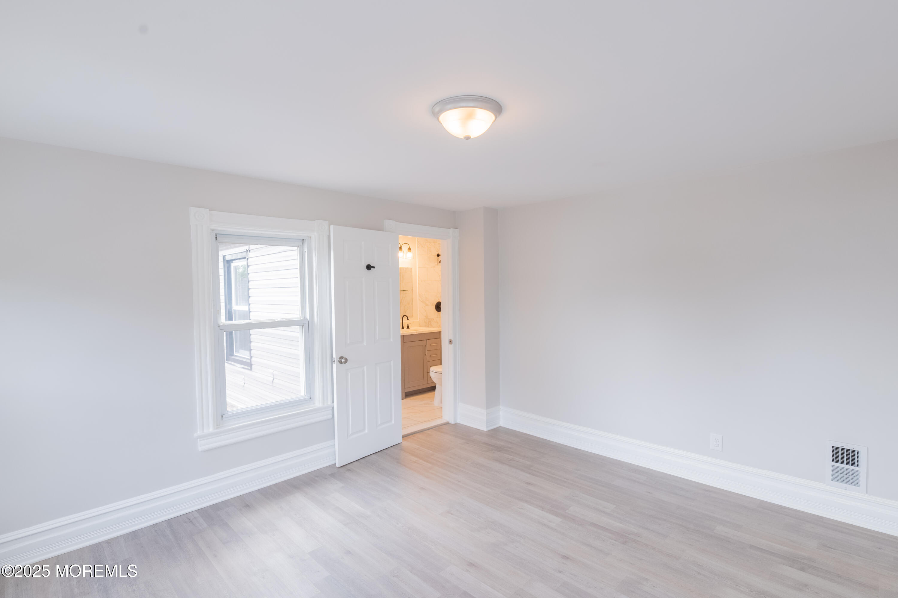 Englishtown, New Jersey, 07726, United States, 6 Bedrooms Bedrooms, ,4 BathroomsBathrooms,Residential,For Sale,1908199