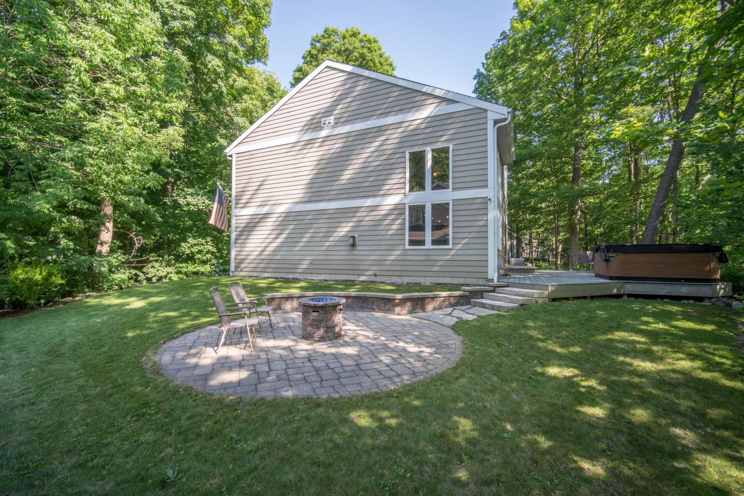West Bend, Wisconsin, 53095, United States, 4 Bedrooms Bedrooms, ,3 BathroomsBathrooms,Residential,For Sale,1901192
