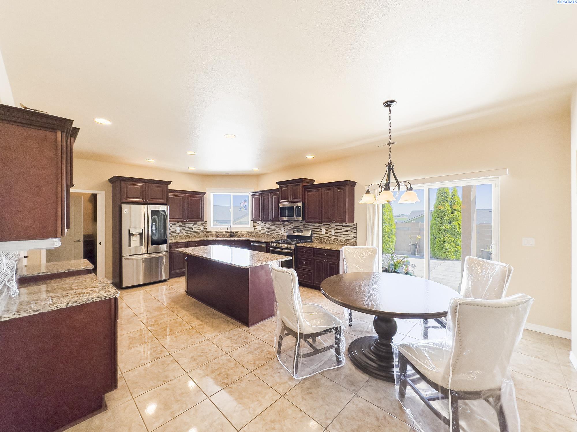 Pasco, Washington, 99301, United States, 4 Bedrooms Bedrooms, ,2 BathroomsBathrooms,Residential,For Sale,1826907