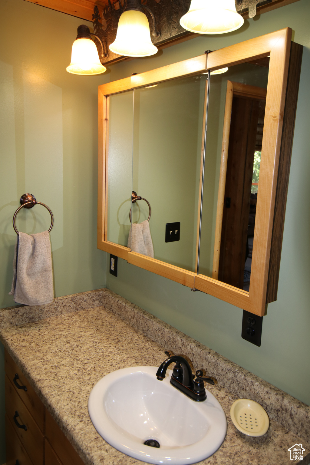 Garden City, Utah, 84028, United States, 5 Bedrooms Bedrooms, ,3 BathroomsBathrooms,Residential,For Sale,1921856