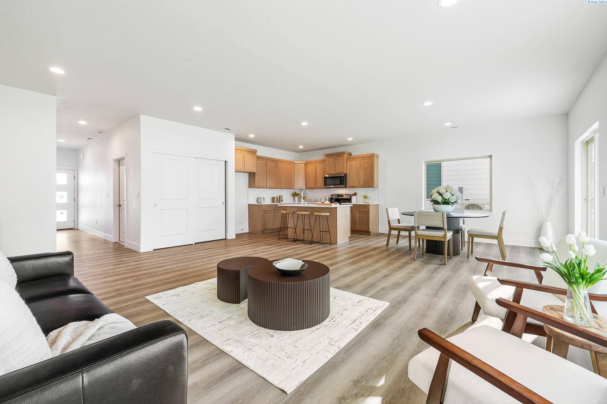 Kennewick, Washington, 99337, United States, 7 Bedrooms Bedrooms, ,Residential,For Sale,1949661