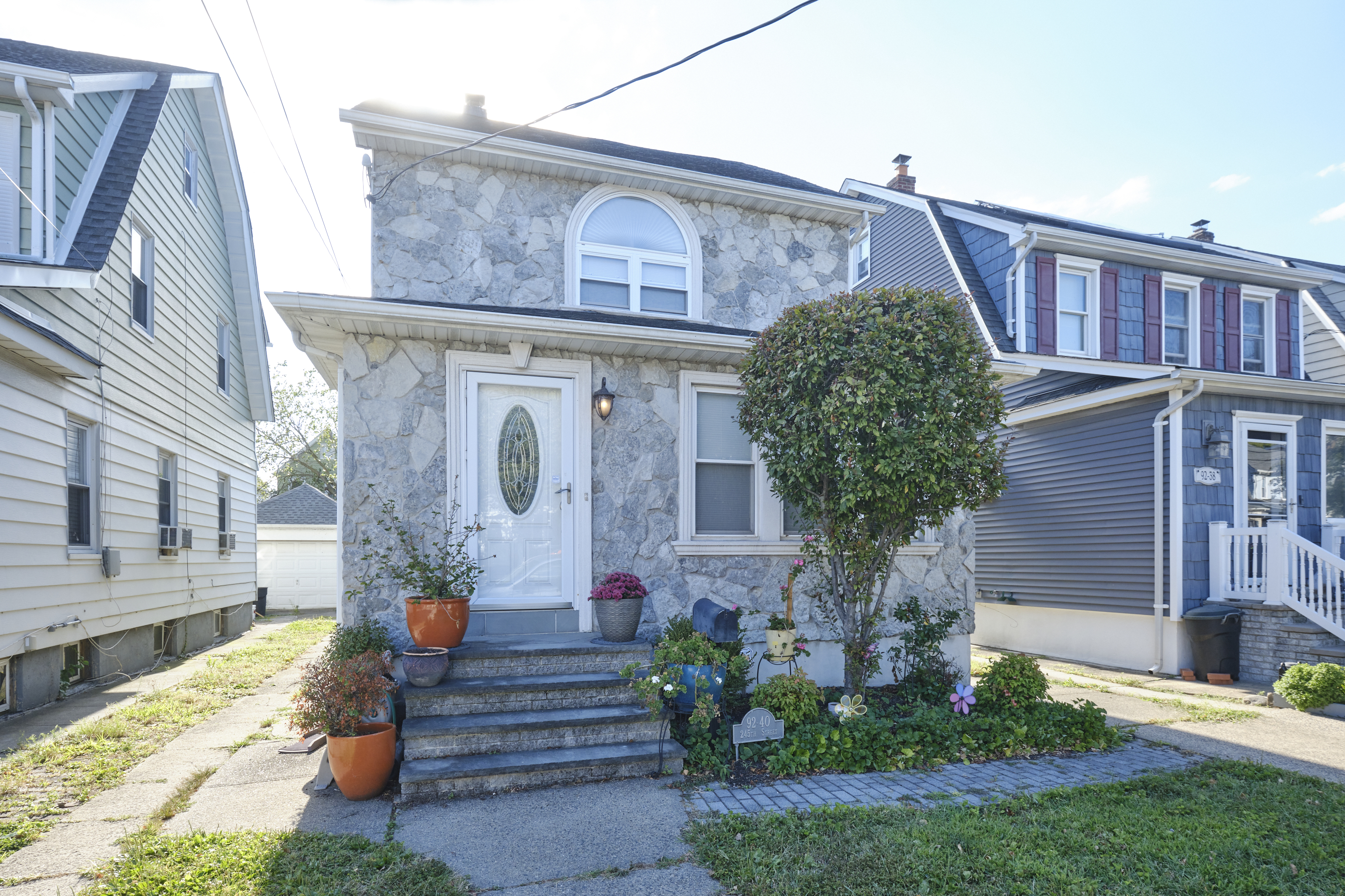 Floral Park, New York, 11001, United States, 3 Bedrooms Bedrooms, ,2 BathroomsBathrooms,Residential,For Sale,1973854