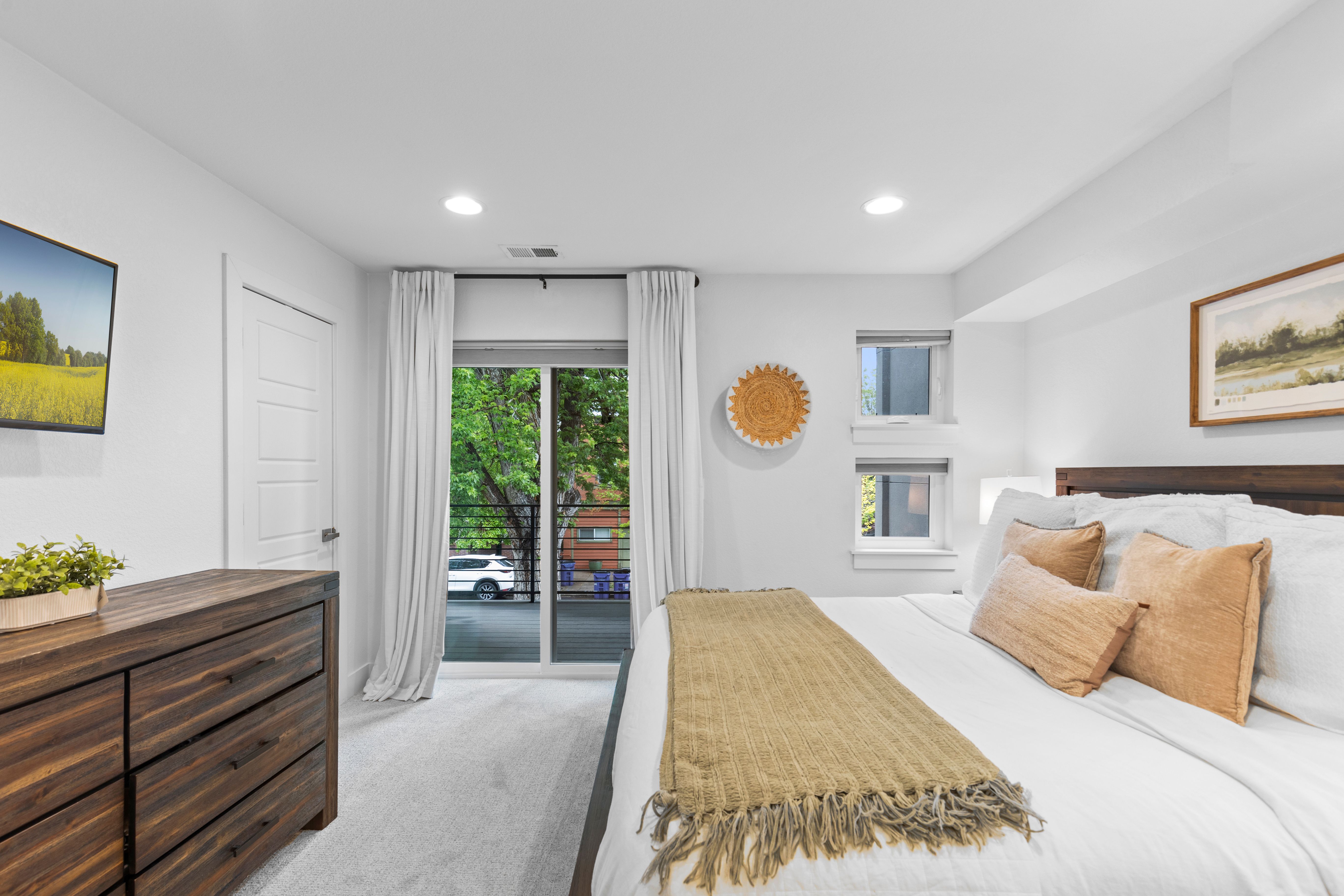  Sleek, architecturally refined end-unit duplex - 物件實景