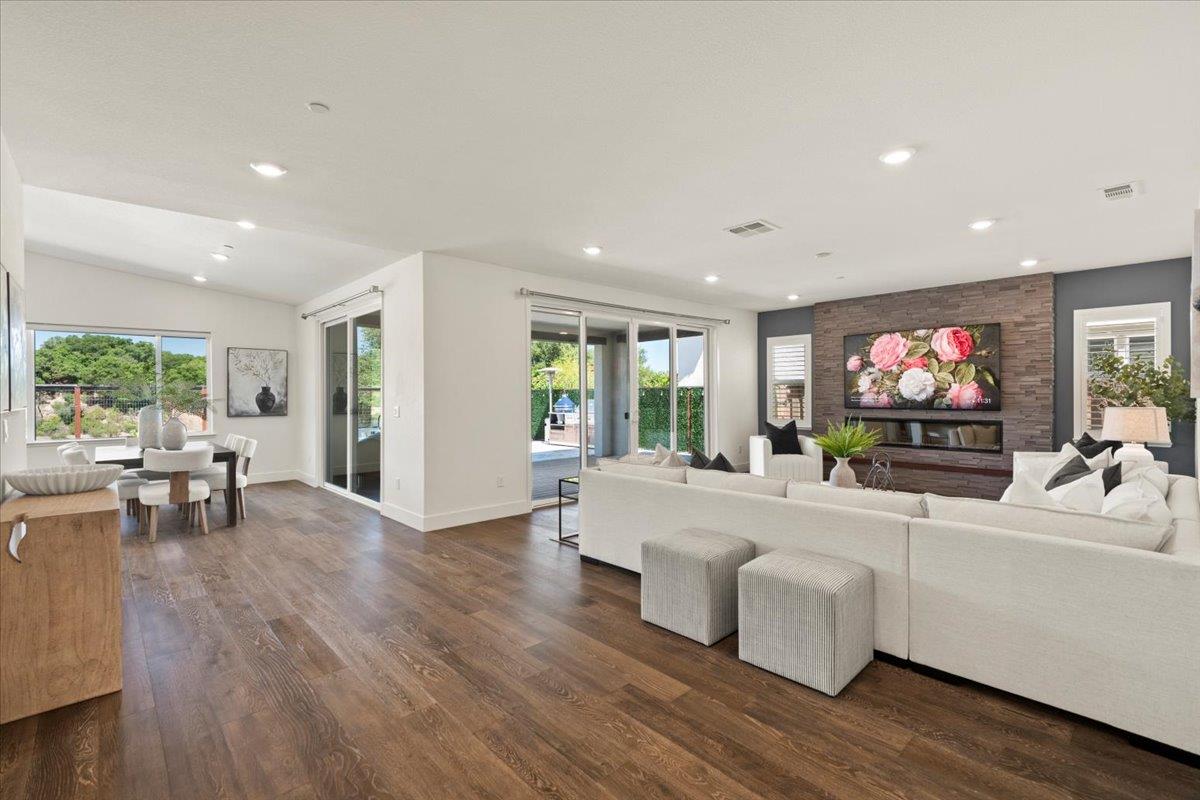 Gilroy, California, 95020, United States, 4 Bedrooms Bedrooms, ,3 BathroomsBathrooms,Residential,For Sale,1907628