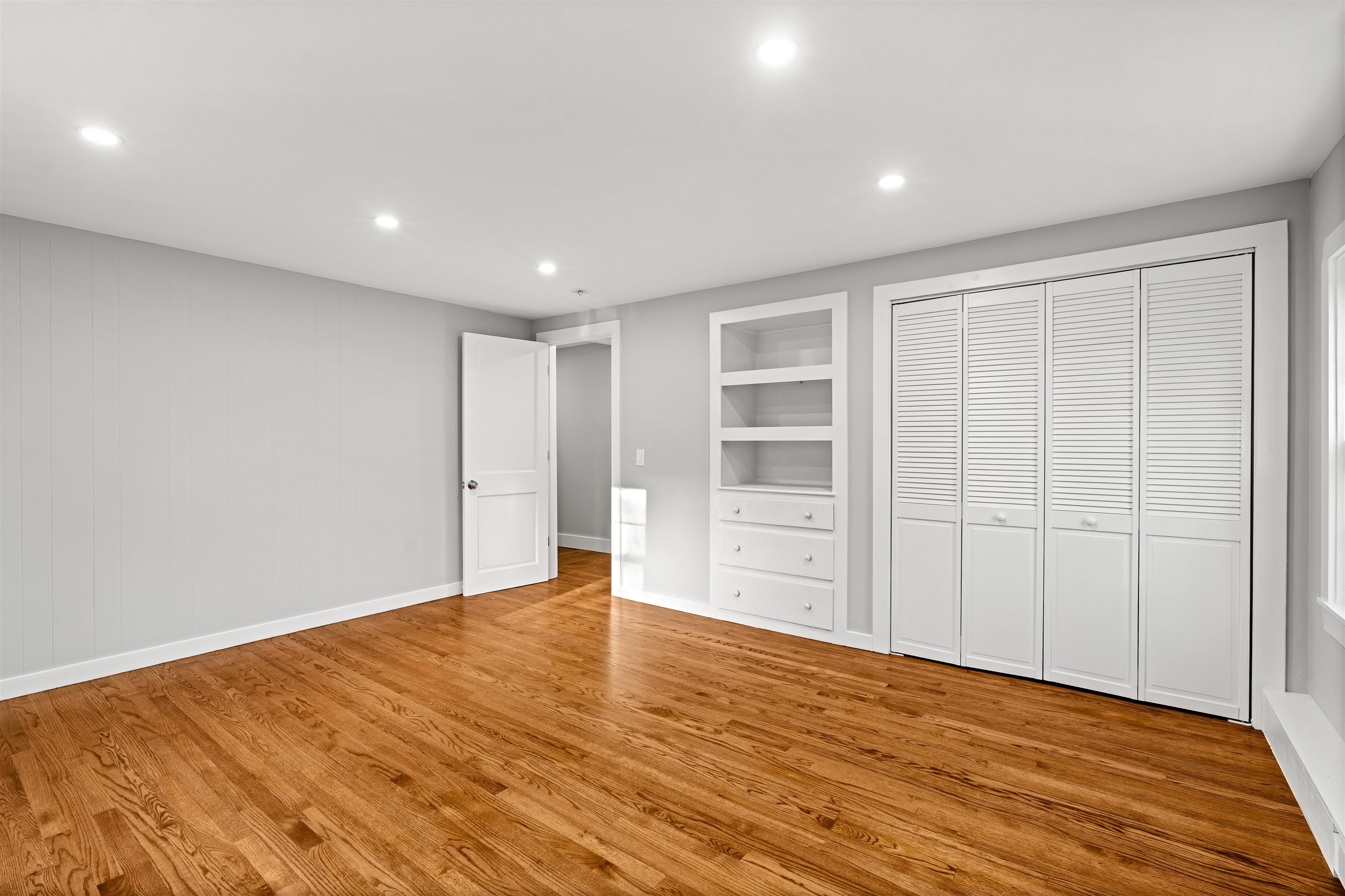 Concord, New Hampshire, 03303, United States, 4 Bedrooms Bedrooms, ,1 BathroomBathrooms,Residential,For Sale,1988375