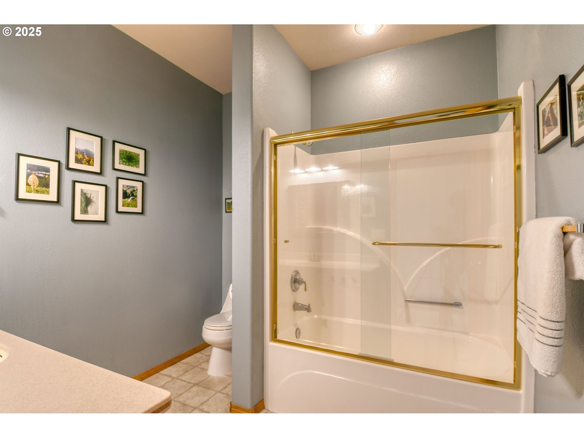 Adams, Oregon, 97810, United States, 4 Bedrooms Bedrooms, ,3 BathroomsBathrooms,Residential,For Sale,1793219