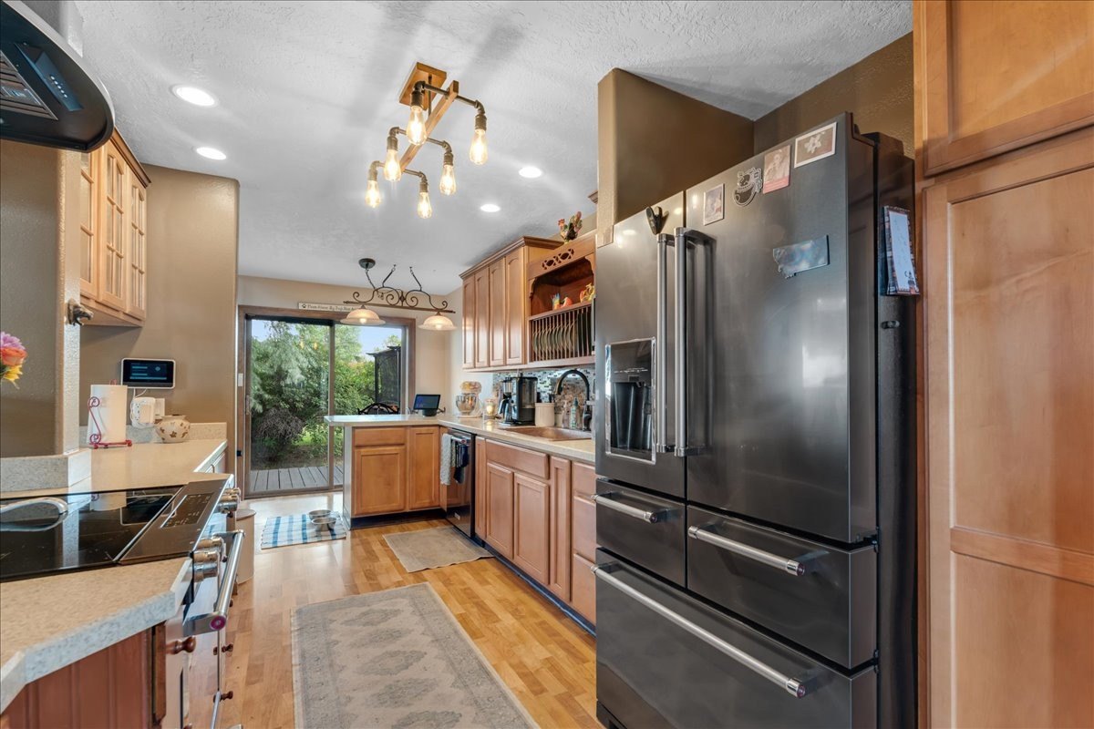 Black Eagle, Montana, 59414, United States, 4 Bedrooms Bedrooms, ,3 BathroomsBathrooms,Residential,For Sale,1921006