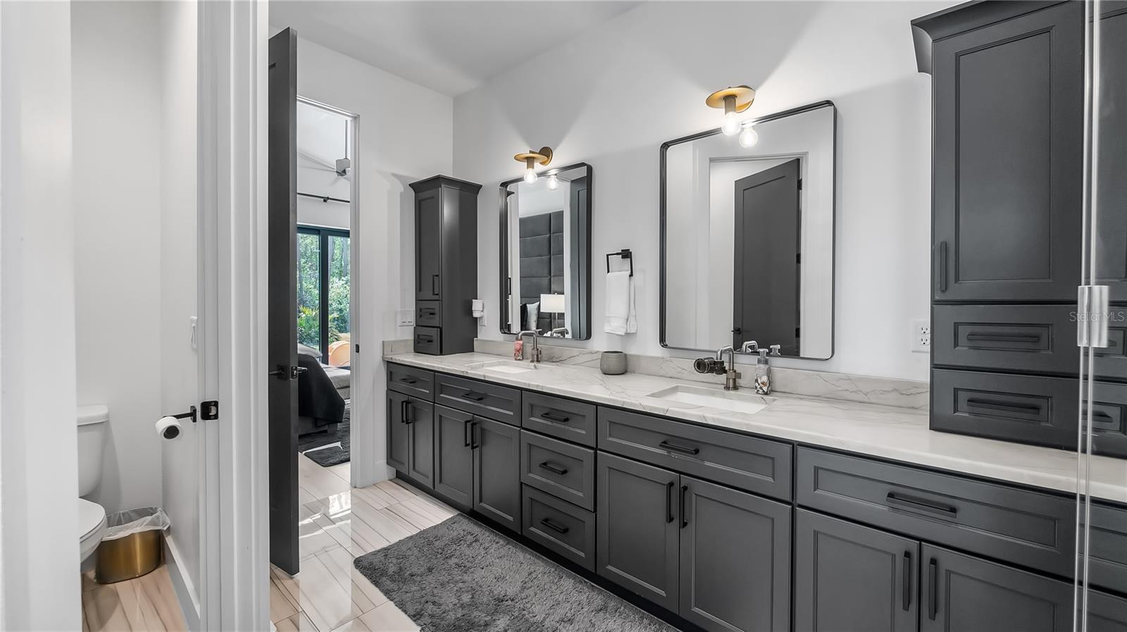 CLERMONT, Florida, 34711, United States, 5 Bedrooms Bedrooms, ,5 BathroomsBathrooms,Residential,For Sale,1794342