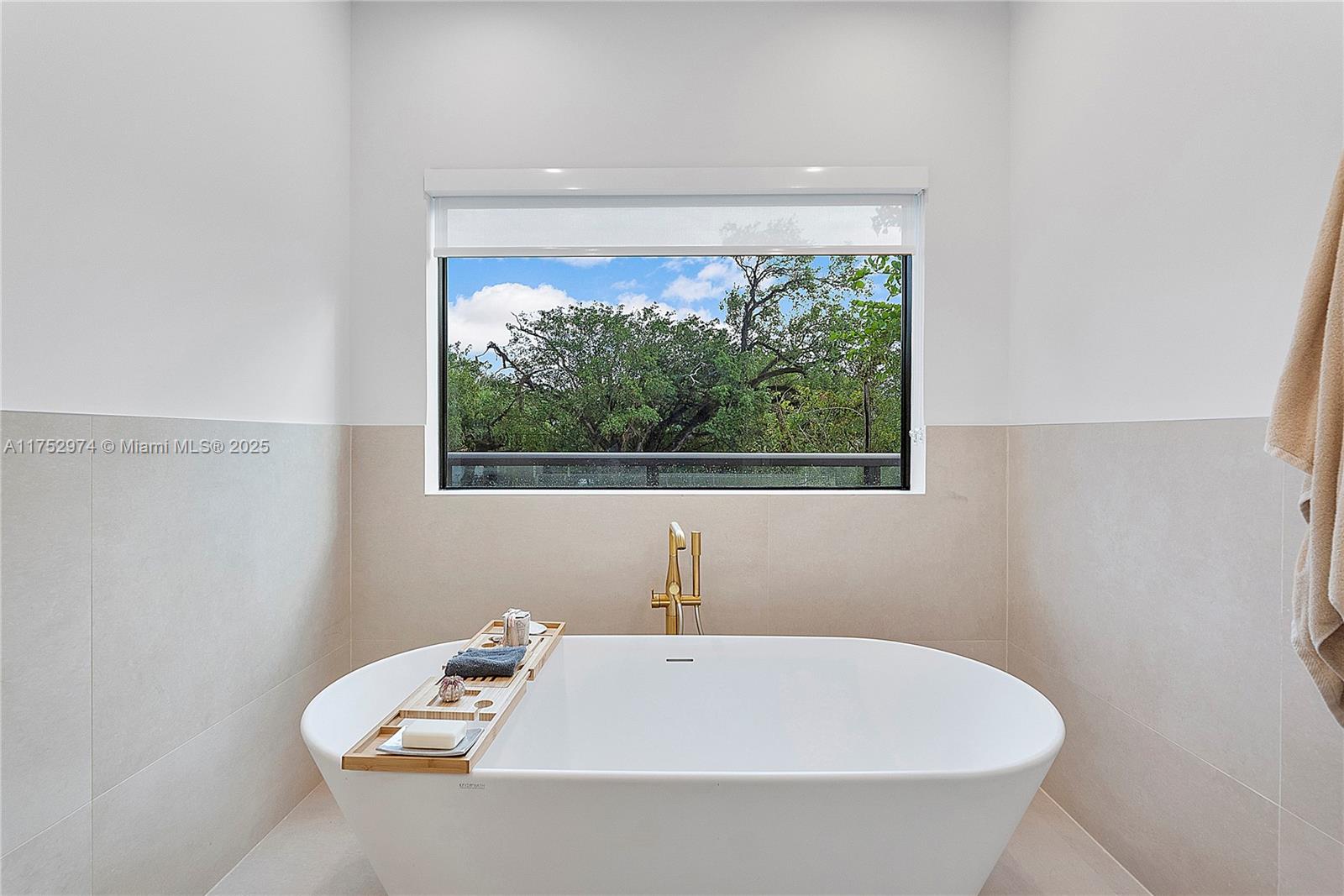 Miami, Florida, 33133, United States, 5 Bedrooms Bedrooms, ,5 BathroomsBathrooms,Residential,For Sale,1739354
