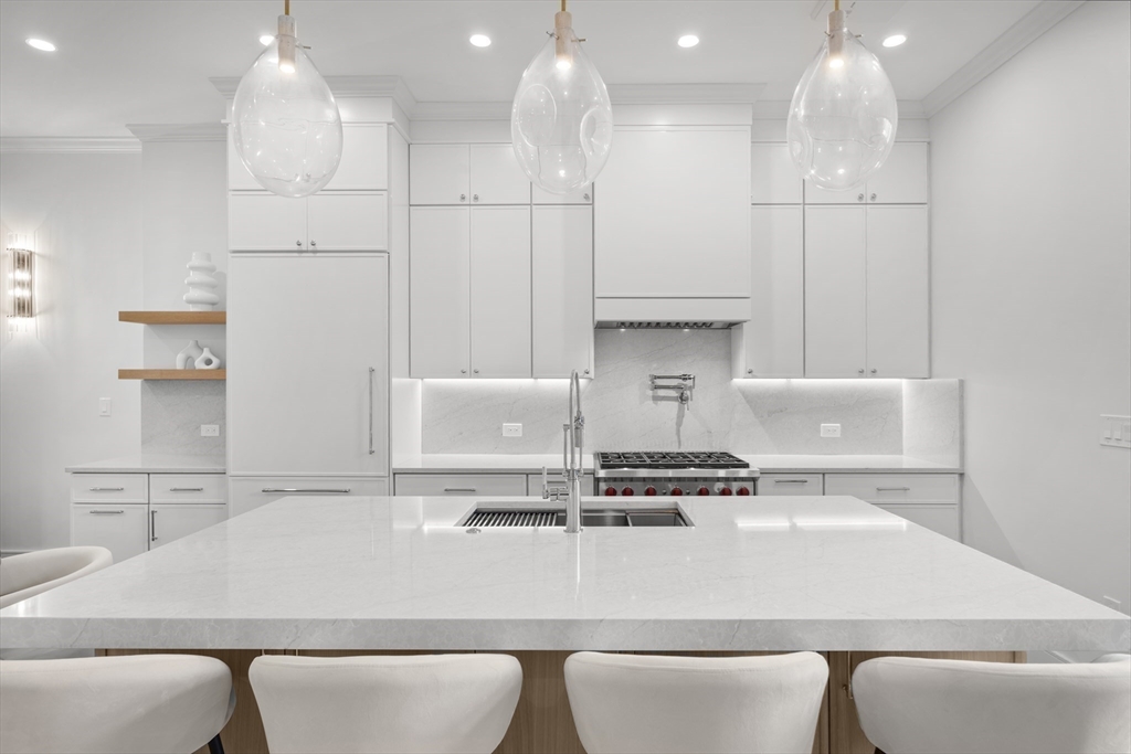 Boston, Massachusetts, 02118, United States, 4 Bedrooms Bedrooms, ,5 BathroomsBathrooms,Residential,For Sale,1973917