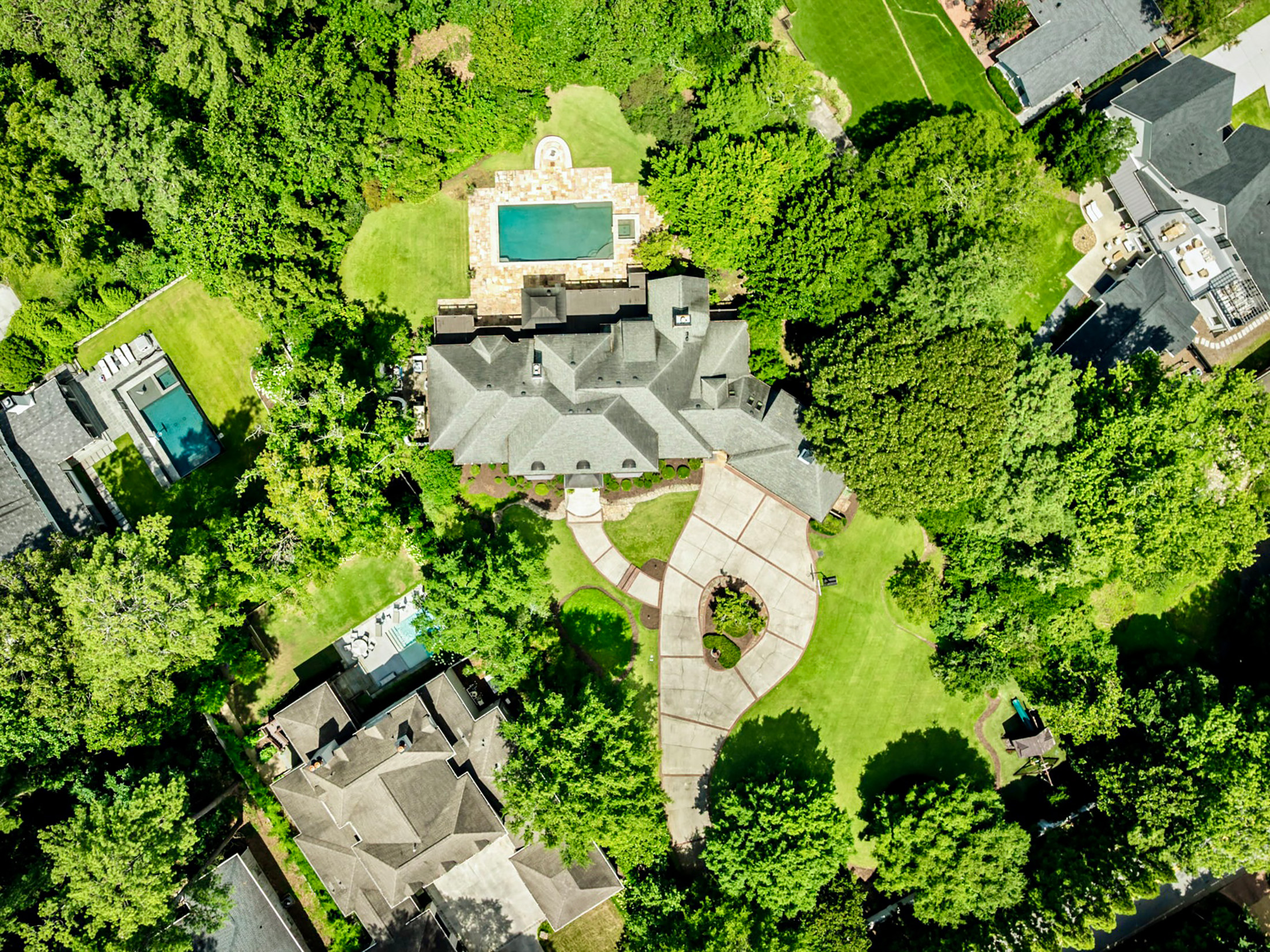  Private Estate for Multigenerational Living - Directly Across from Chastain Park - 物件實景