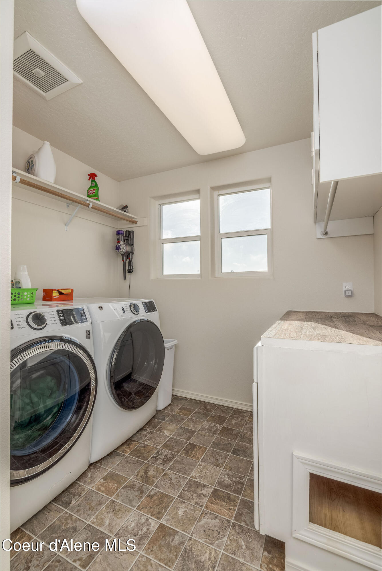 Post Falls, Idaho, 83854, United States, 3 Bedrooms Bedrooms, ,2 BathroomsBathrooms,Residential,For Sale,1996054