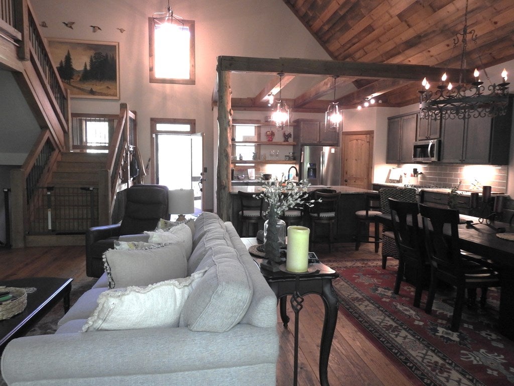 Morganton, Georgia, 30560, United States, 4 Bedrooms Bedrooms, ,4 BathroomsBathrooms,Residential,For Sale,1859082