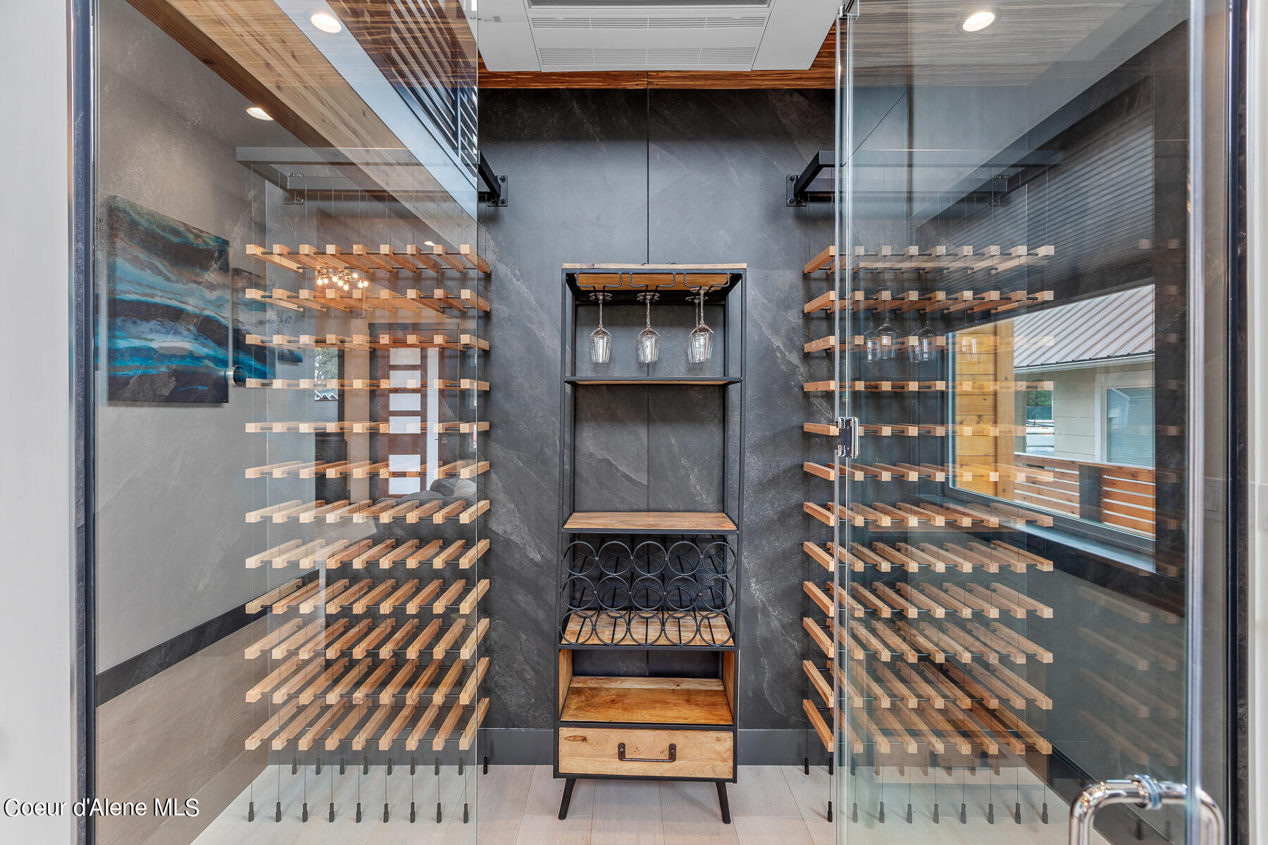 Coeur d'Alene, Idaho, 83814, United States, 4 Bedrooms Bedrooms, ,1 BathroomBathrooms,Residential,For Sale,1975946