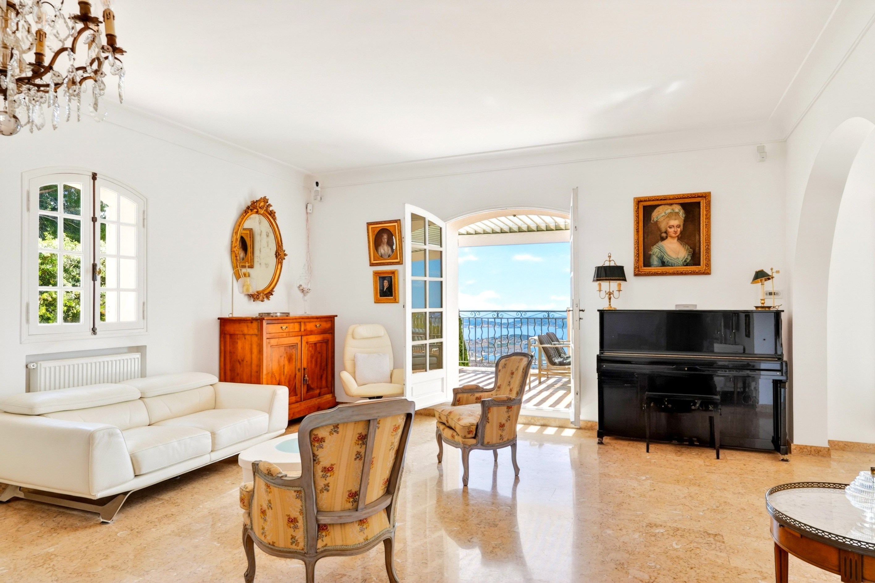  Toulon, Le Faron – Elevated Property with Panoramic Sea Views - 物件實景
