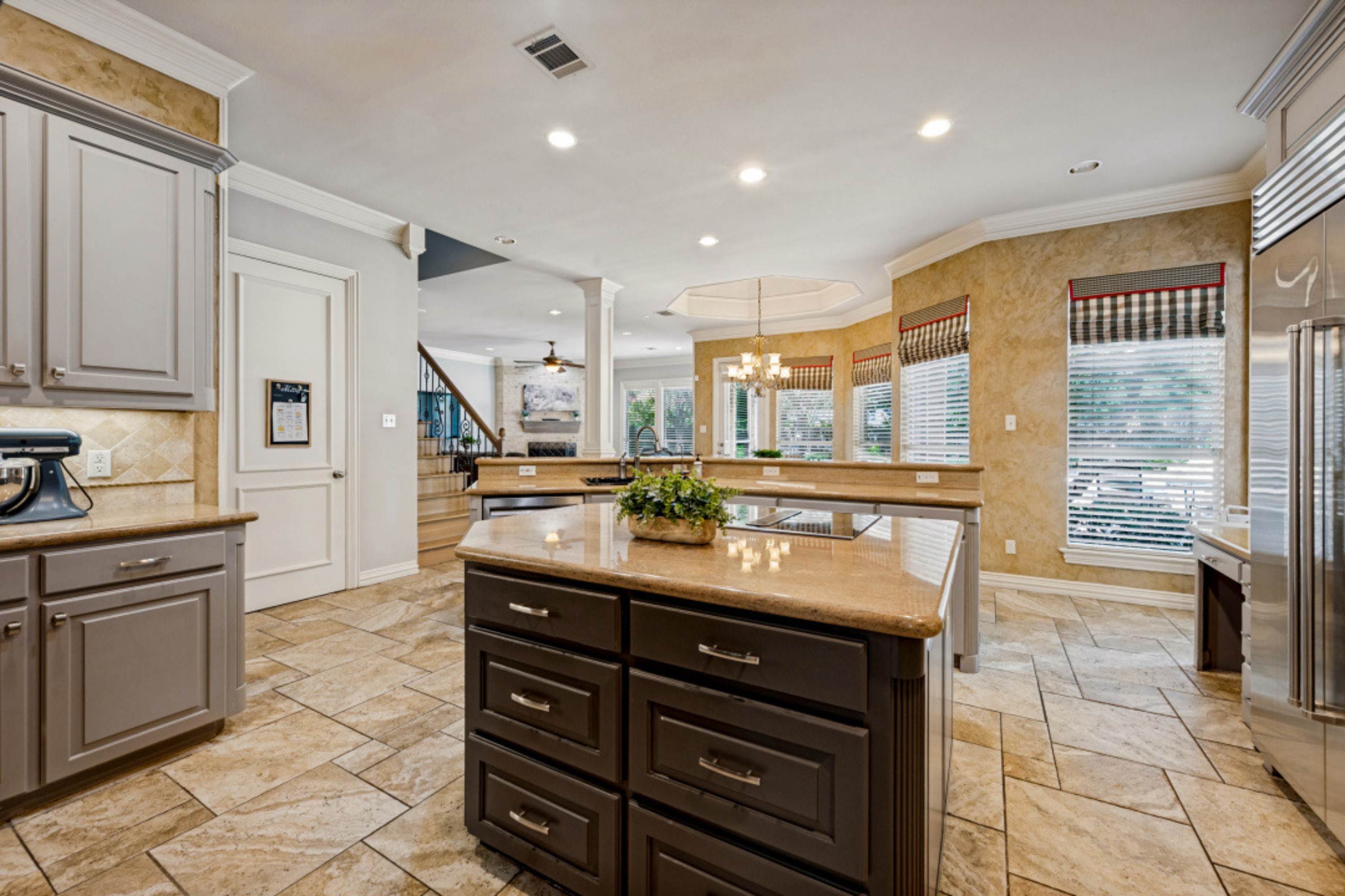  Beautiful Estate Home Located in Lakes of Somerset in Colleyville - 物件實景