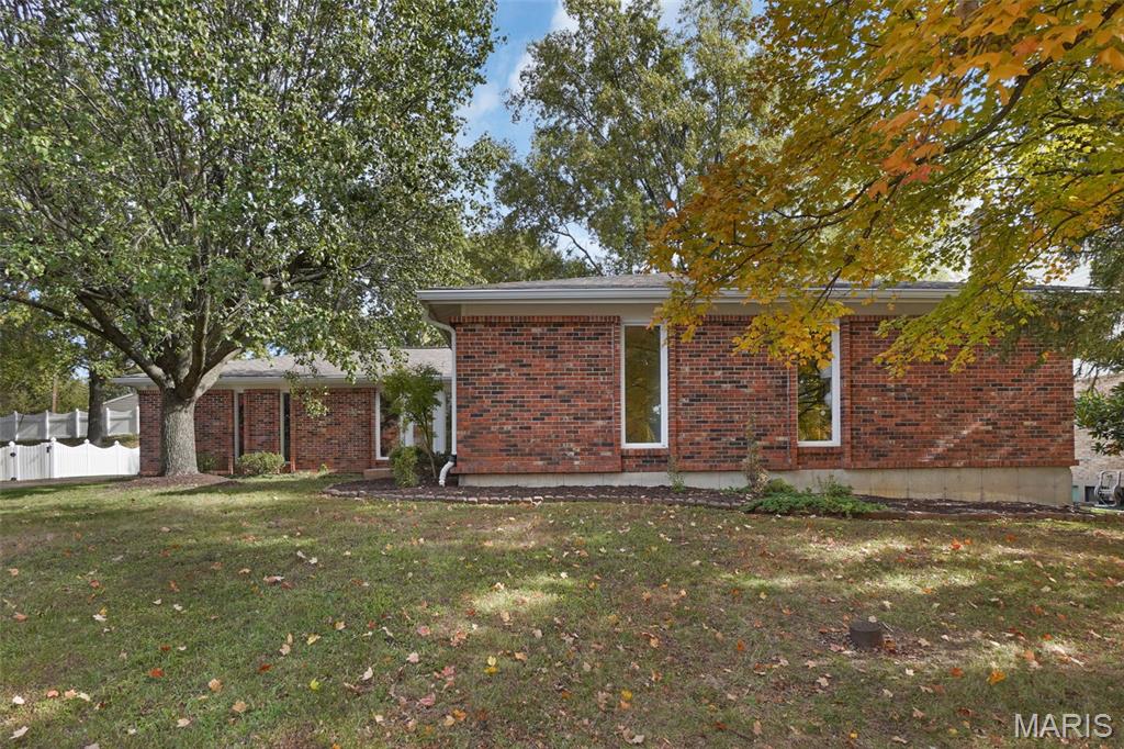 Ellisville, Missouri, 63011, United States, 4 Bedrooms Bedrooms, ,3 BathroomsBathrooms,Residential,For Sale,1989031