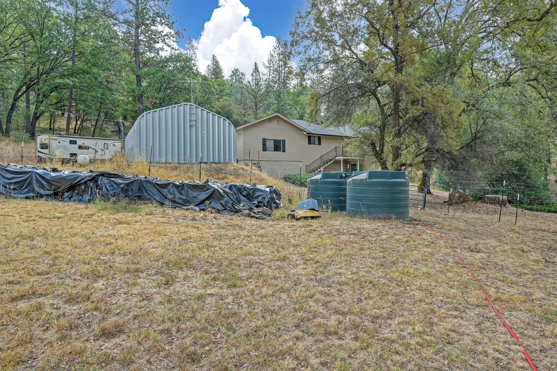  Spacious Grass Valley Country Property, 5 acres, shop and pond - 物件實景