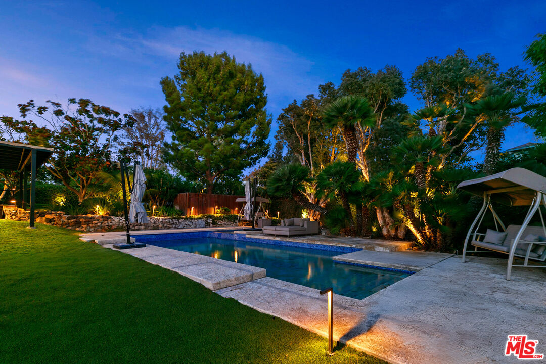 Malibu, California, 90265, United States, 3 Bedrooms Bedrooms, ,3 BathroomsBathrooms,Residential,For Sale,1949478