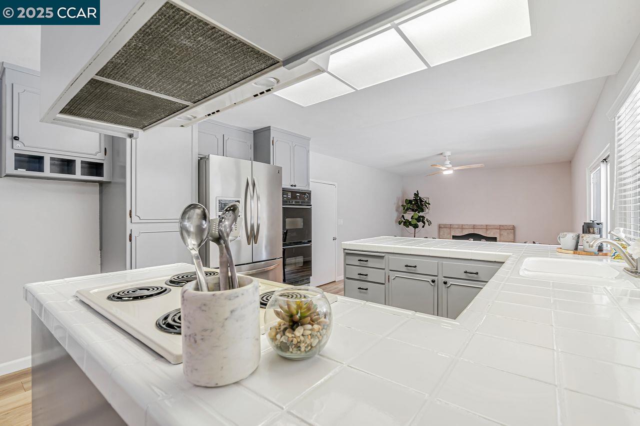 Concord, California, 94521, United States, 3 Bedrooms Bedrooms, ,2 BathroomsBathrooms,Residential,For Sale,1902059