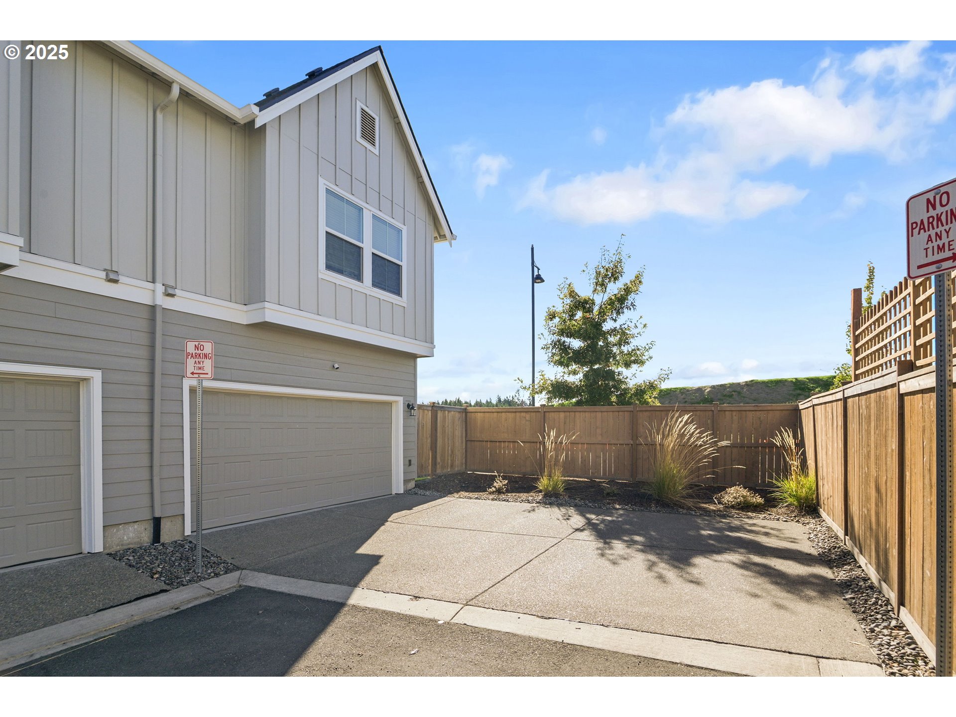 Hillsboro, Oregon, 97123, United States, 3 Bedrooms Bedrooms, ,2 BathroomsBathrooms,Residential,For Sale,1967879