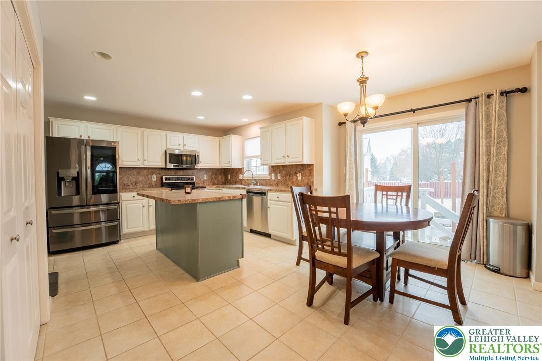 Easton, Pennsylvania, 18040, United States, 4 Bedrooms Bedrooms, ,3 BathroomsBathrooms,Residential,For Sale,2005957