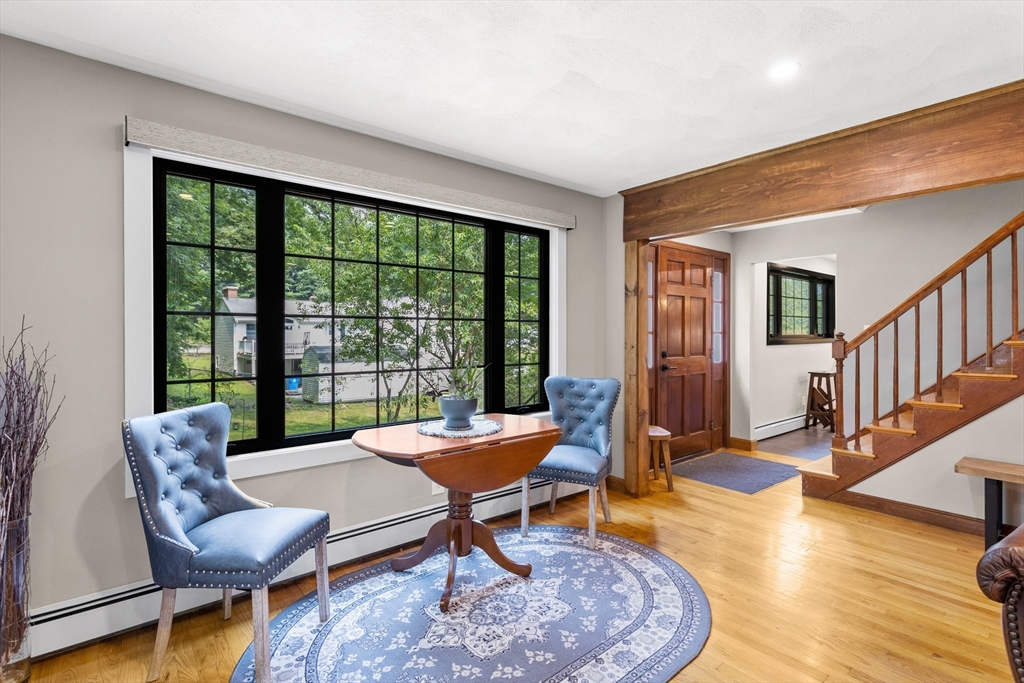 Waltham, Massachusetts, 02451, United States, 4 Bedrooms Bedrooms, ,2 BathroomsBathrooms,Residential,For Sale,1914074