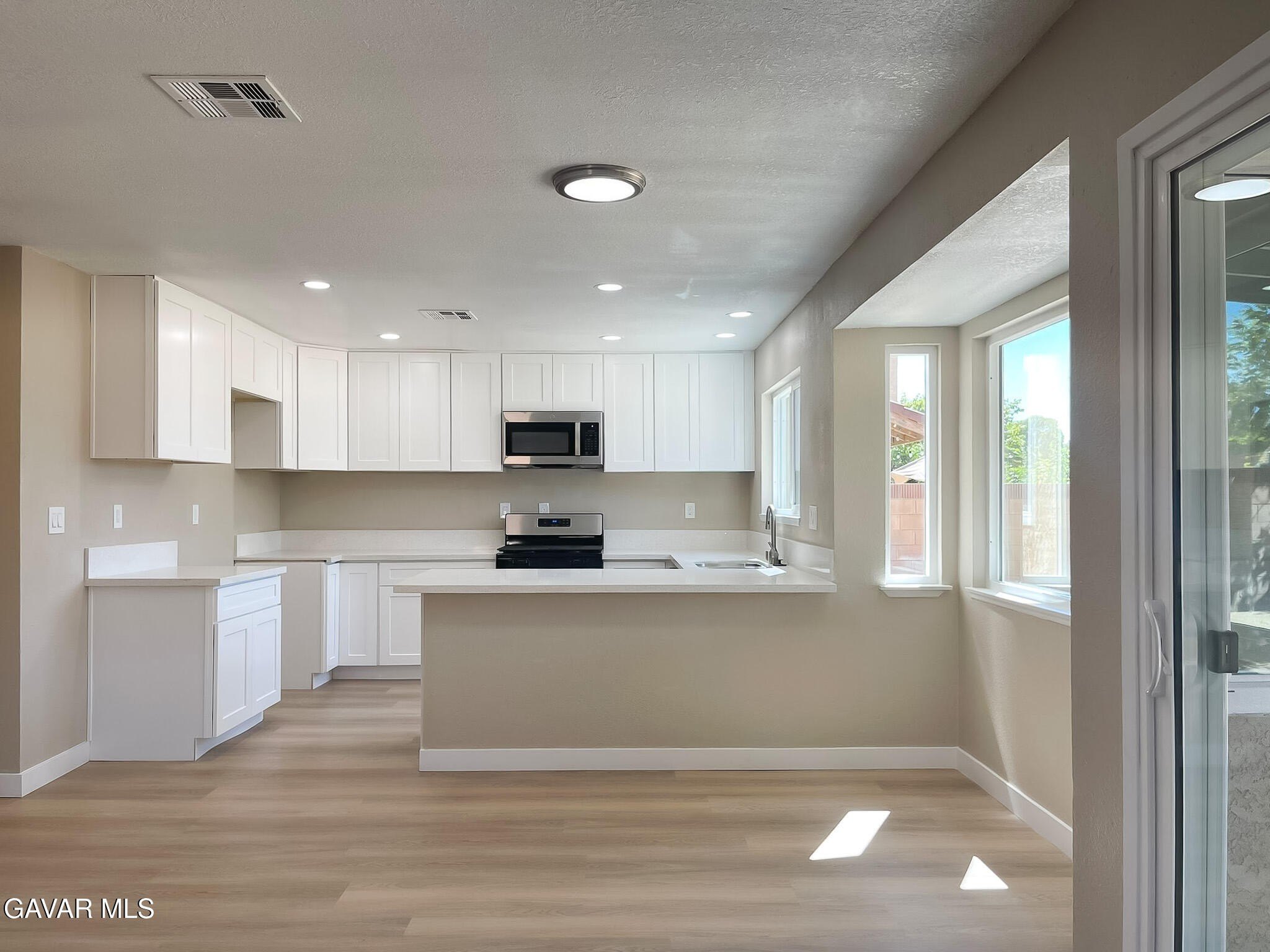 Lancaster, California, 93536, United States, 5 Bedrooms Bedrooms, ,3 BathroomsBathrooms,Residential,For Sale,1921433