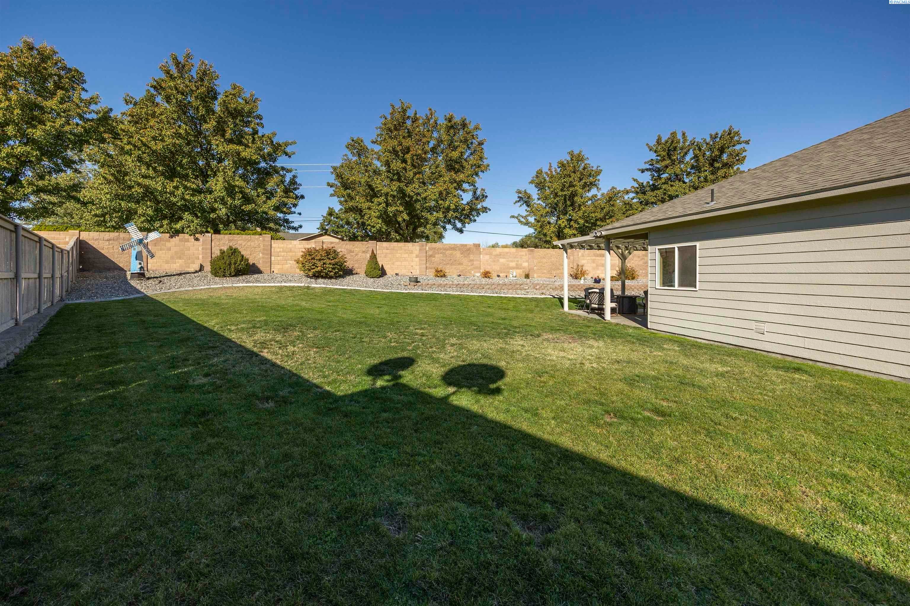 Kennewick, Washington, 99338, United States, 4 Bedrooms Bedrooms, ,2 BathroomsBathrooms,Residential,For Sale,1981833